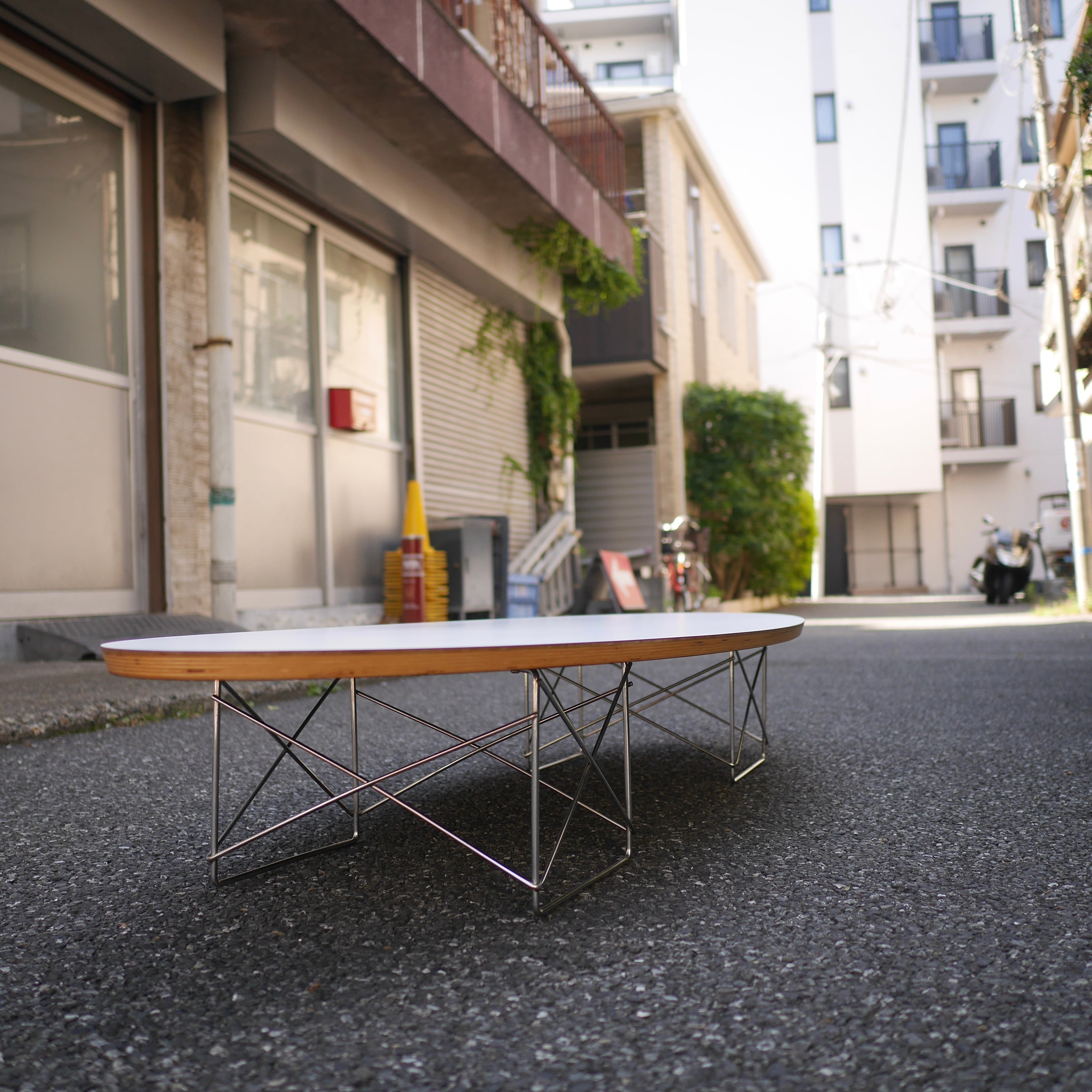 Elliptical table リプロダクト | トリノス-torinoth- | 新宿区神楽坂