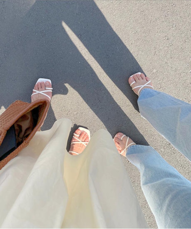 thumb strap sandal (ivory / beige / black)