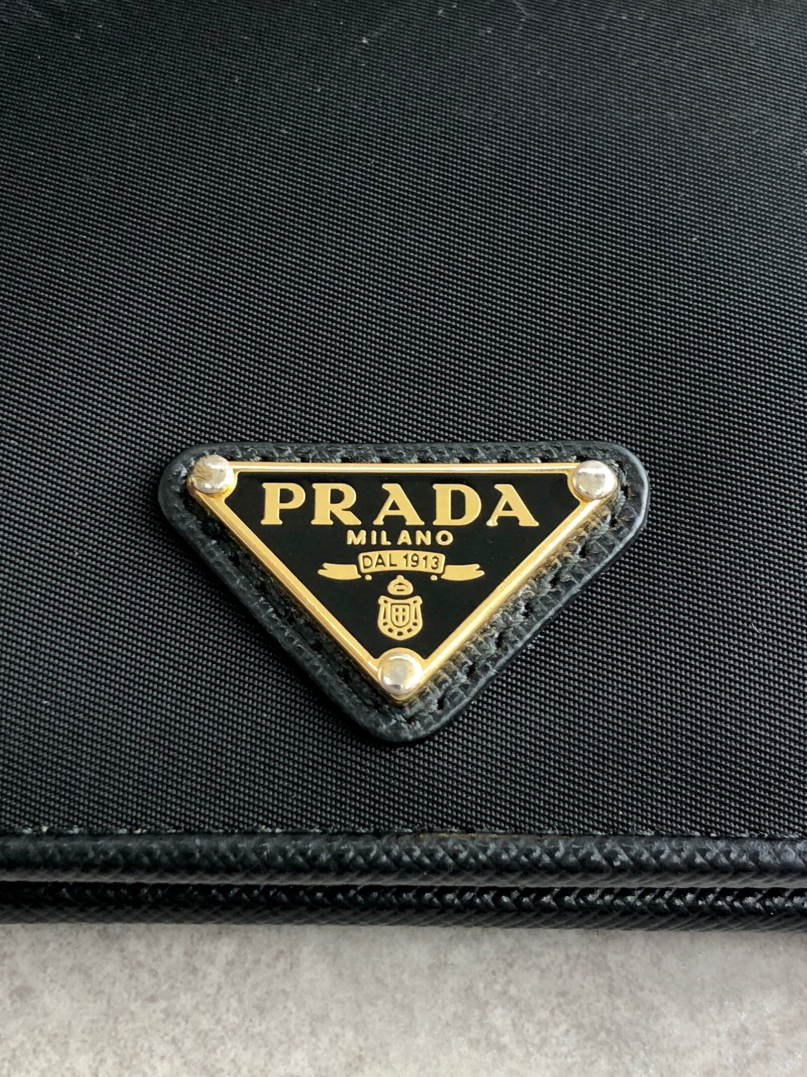 PRADA プラダ 財布 ブラック トライアングルロゴ レザー 二 PRADA プラダ 財布 ブラック トライアングルロゴ レザー 二