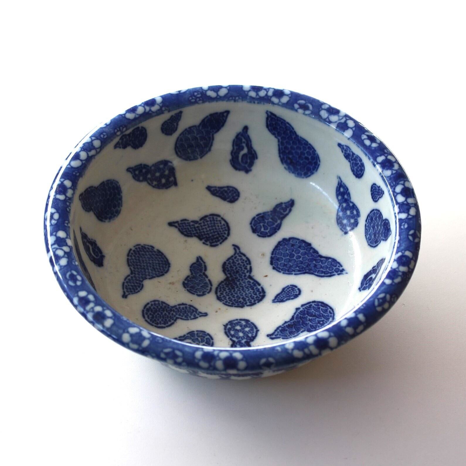 古伊万里染付梅花氷裂文蓋付小壺 h7.4cm Imari Blue and White Covered 