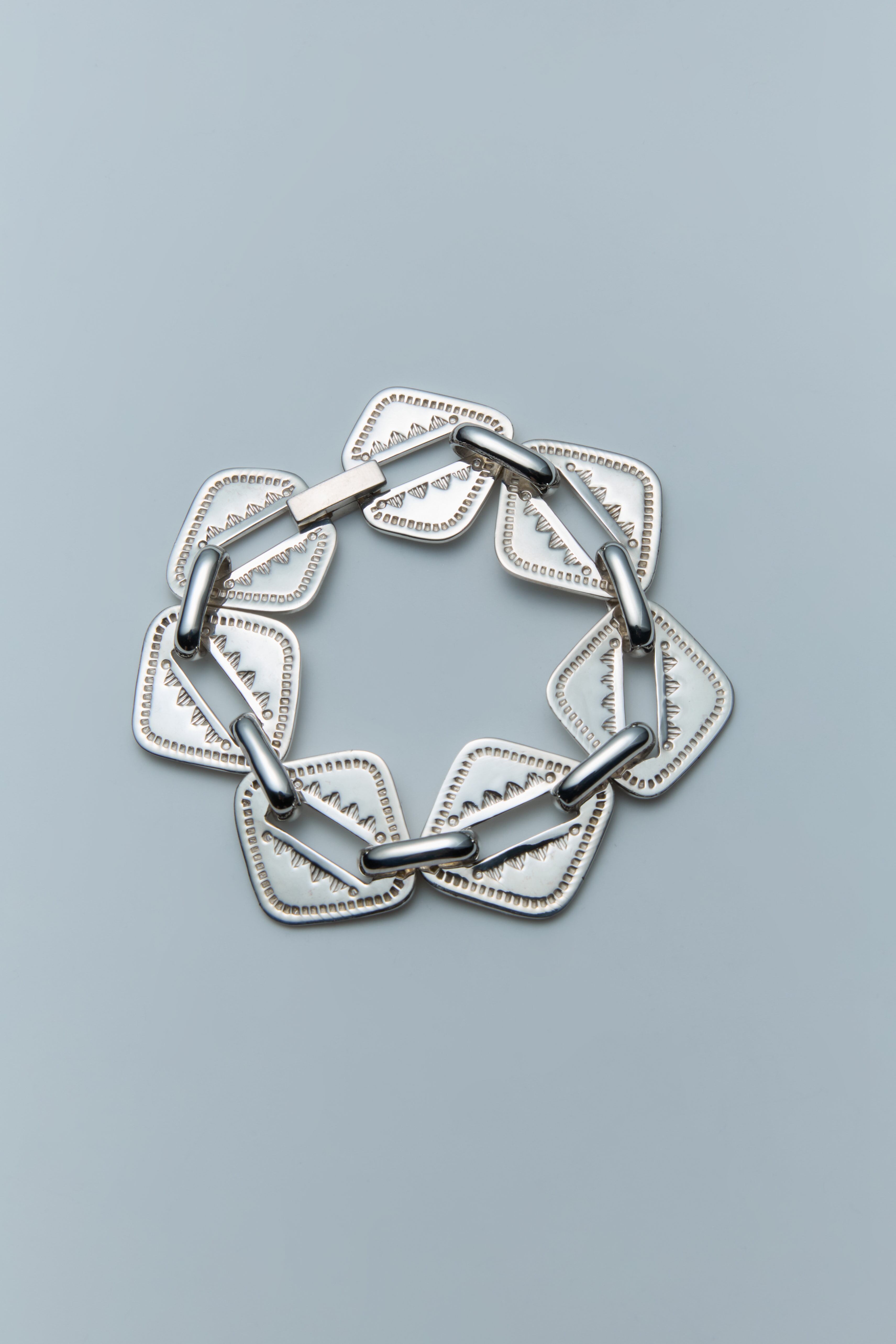 NOAARK / Carncion Diamonds Small Stamp Bracelet (B114)