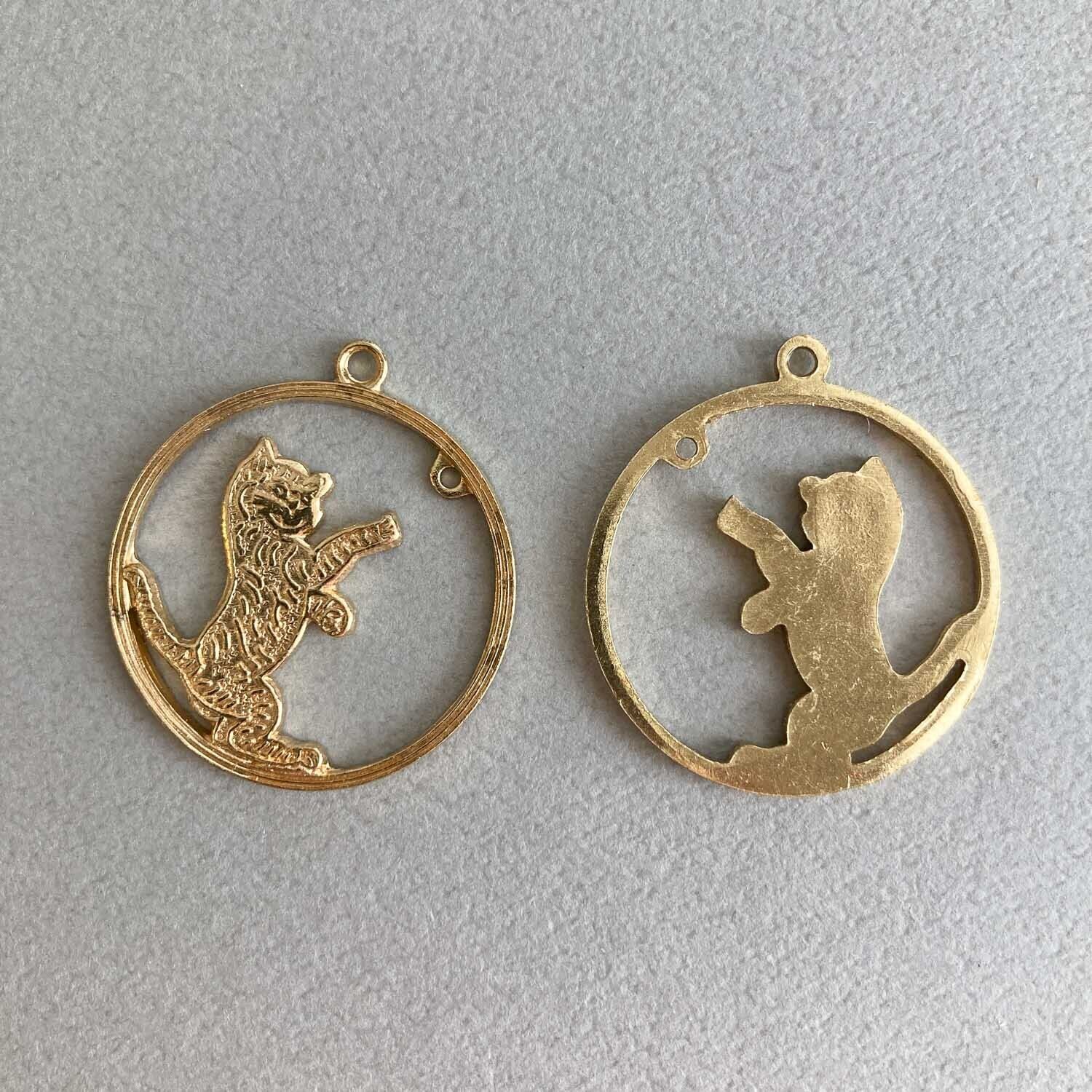 最終入荷〉USA真鍮 トラ柄猫のフープチャーム（中カン付） | Dua
