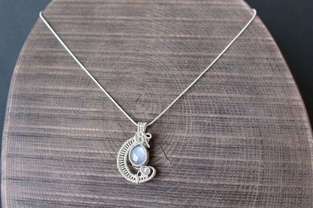 Moonstone silver925 wirewrapping pendant