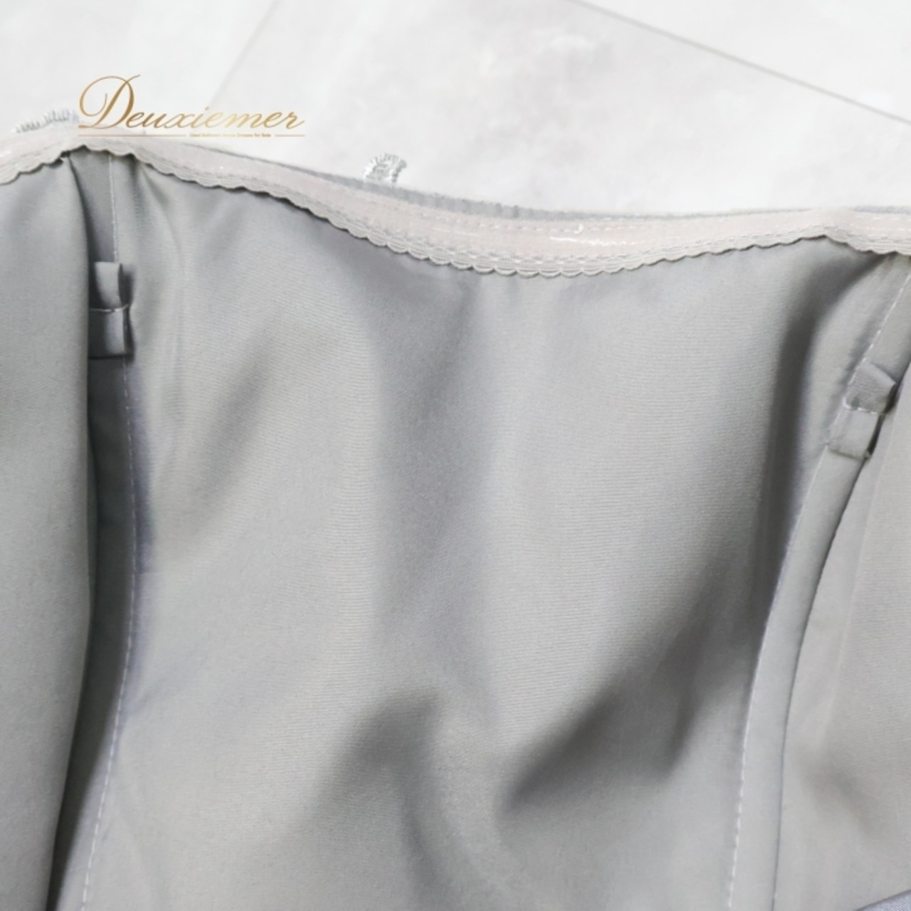 パーティドレス fine feathers ファインフェザーズ ワンピース ドレス 前撮り カラードレス 演奏会 発表会 撮影 レース ビーズ 高級感 上品 グレイ系 おしゃれ 結婚式 フォーマル ビーズ装飾