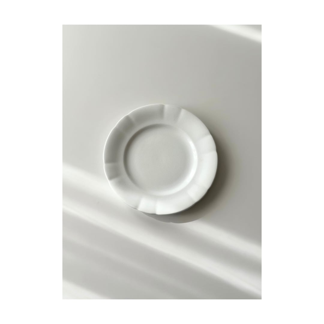 Sarreguemines サルグミンヌ / 白釉のリムレリーフプレート d