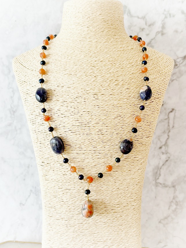 《ビビッドに映える夏のジュエリー》アイオライトサンストーンネックレス＆ピアスセット