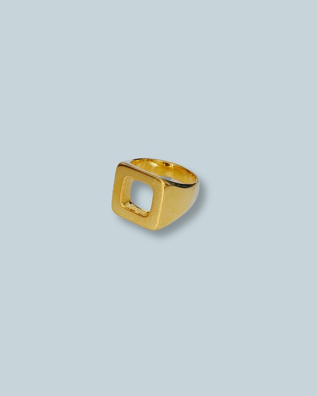 round square ring -gold-