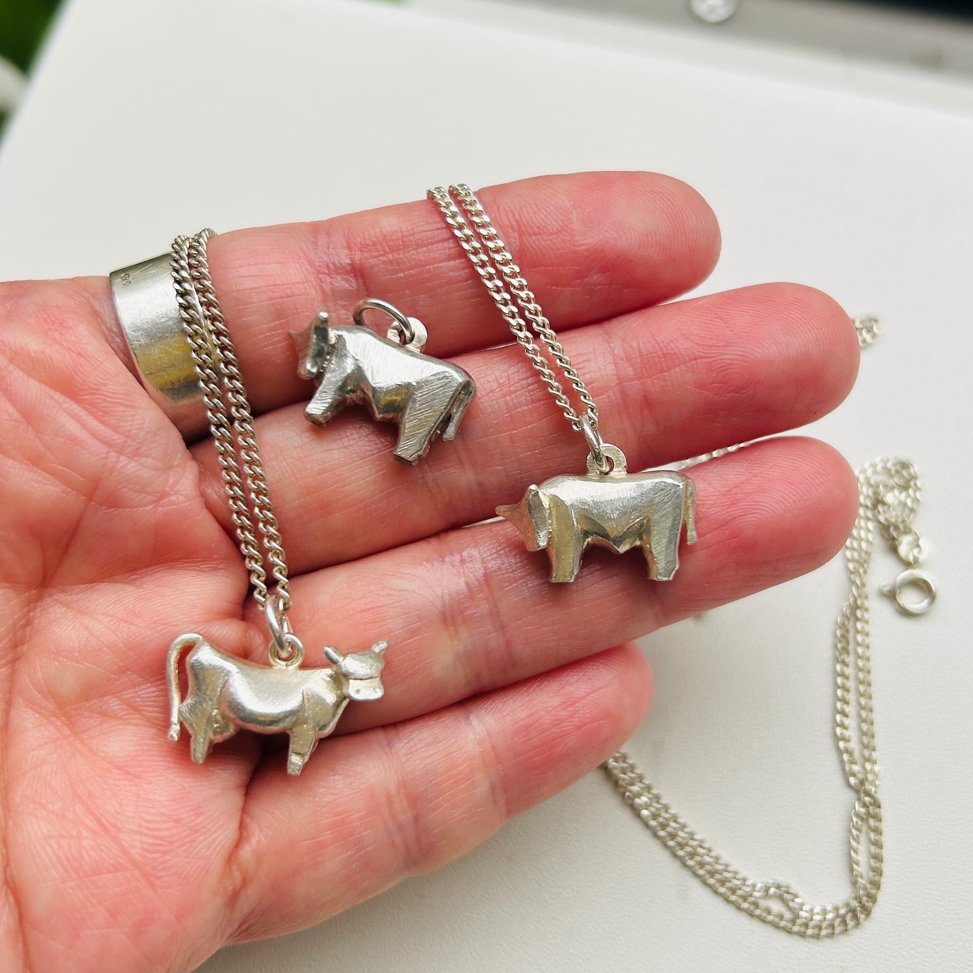 1979 Rey Urban シルバー925 Cow チャーム | Milo Antiques & Vintage