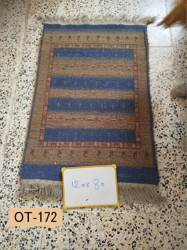 2026年 織りたてギャッベ【No.172】 ※現在、こちらの商品はイランに置いてあります。ご希望の方は先ずは在庫のご確認をお願いします。