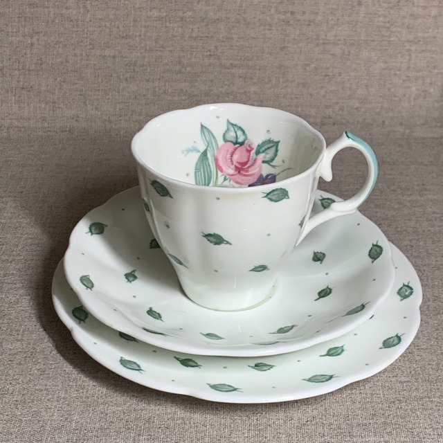 スージークーパー「フレグランス リーフパターン トリオ」イギリス製 ヴィンテージ Susie Cooper