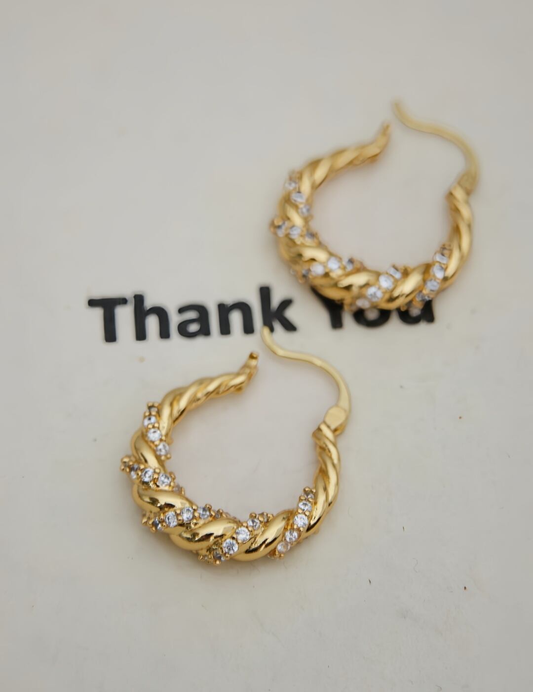 真鍮18Kゴールドコーティング ハンドメイドツイストフープピアス キュービックジルコニア付き