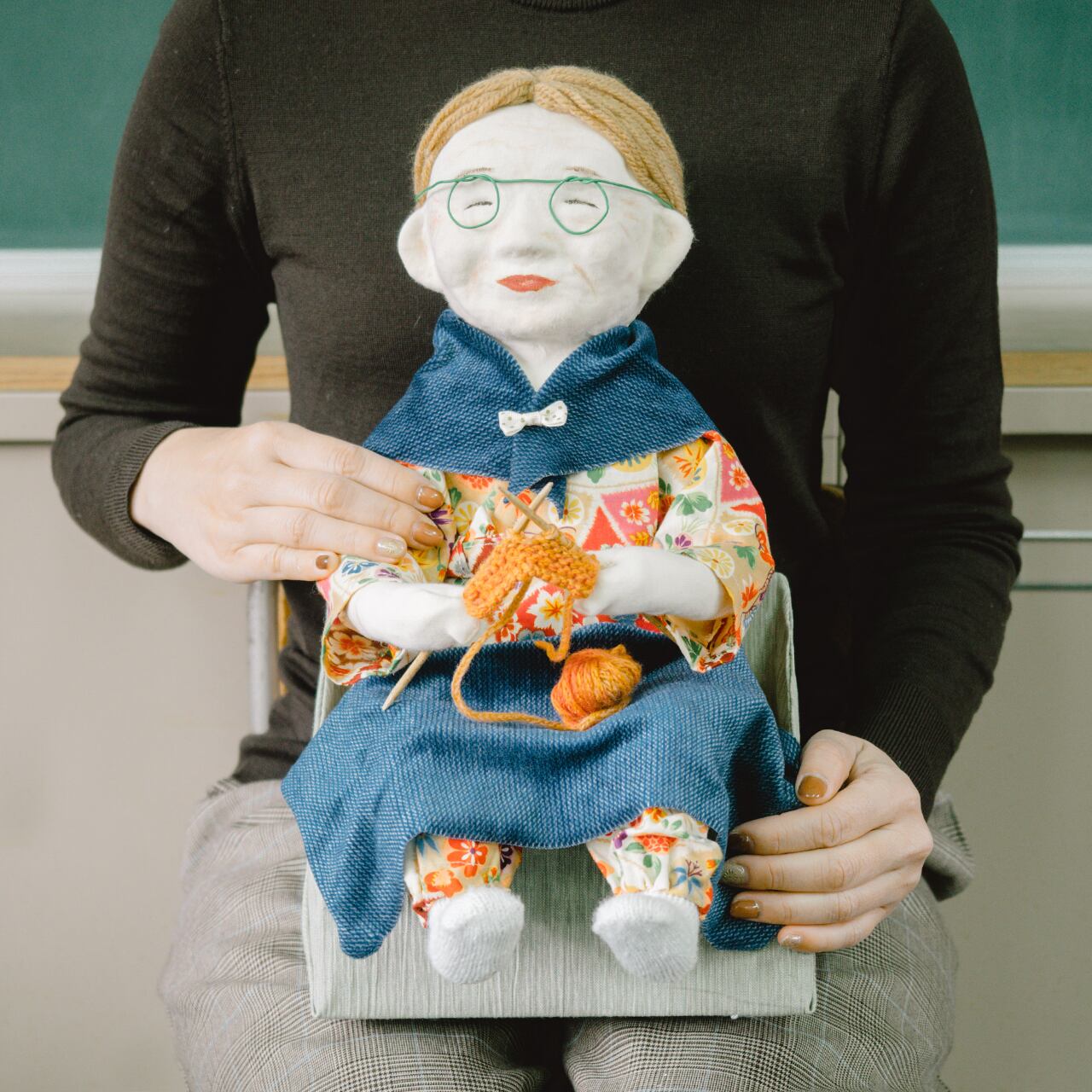 かかし人形】編み物が大好きなのよ！ | 里の駅みたけ オンラインショップ