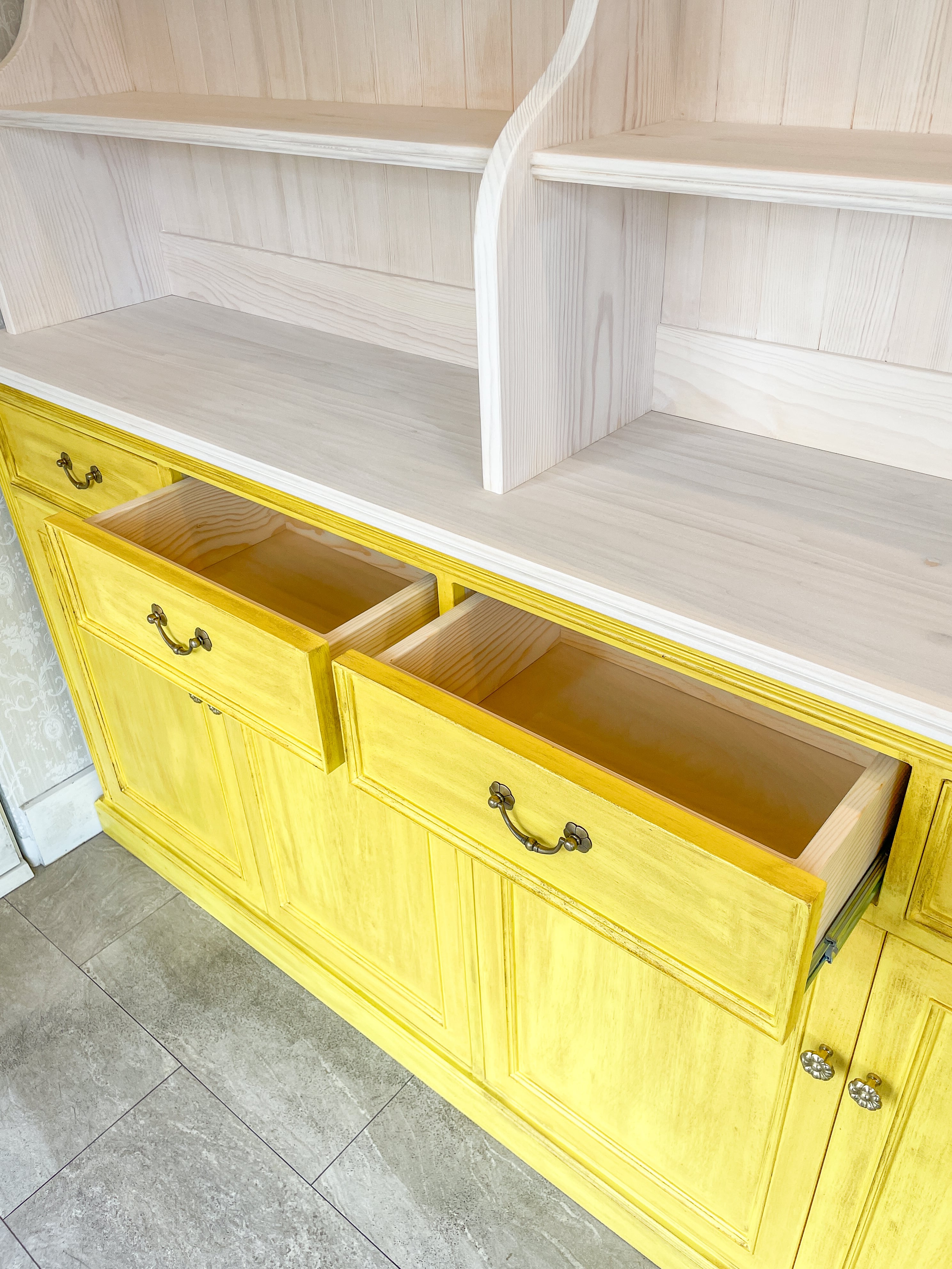 ケーキ屋さん向けフランスアンティーク調ディスプレイシェルフ