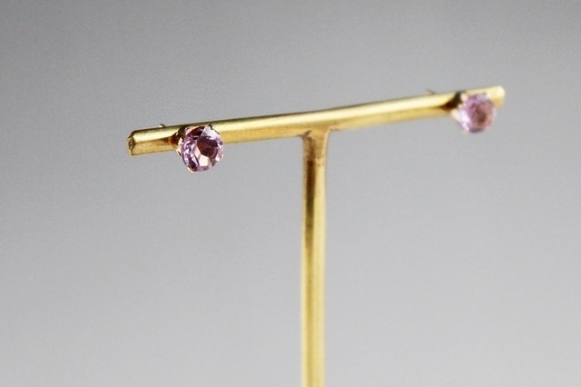 【14Kgf】大粒ピンクアメジストのブリリアントカットピアス 6mm