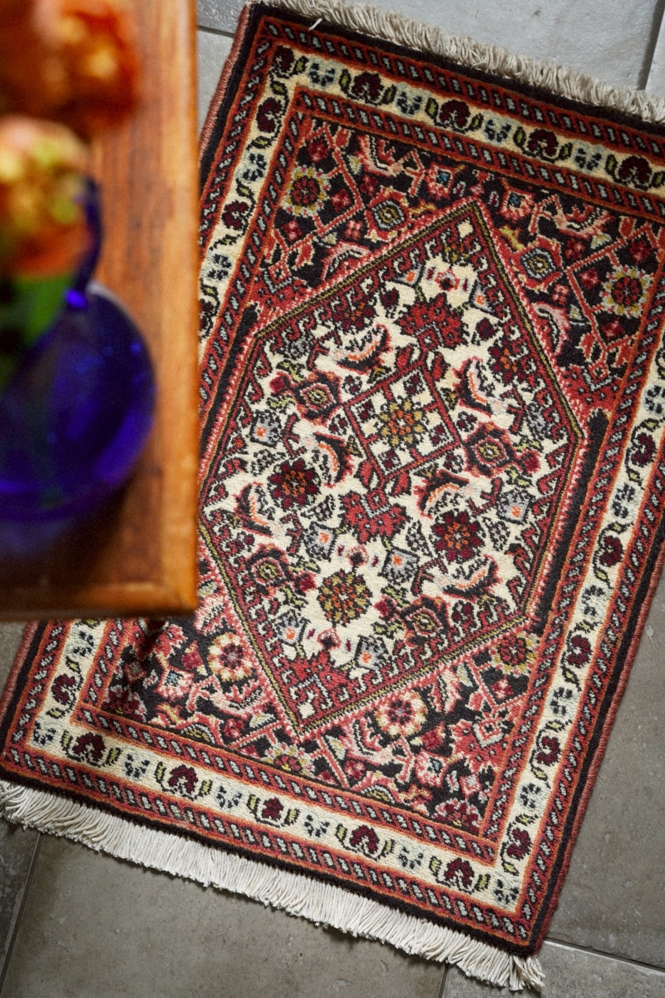 2235-Vintage Persian Hamadan rug