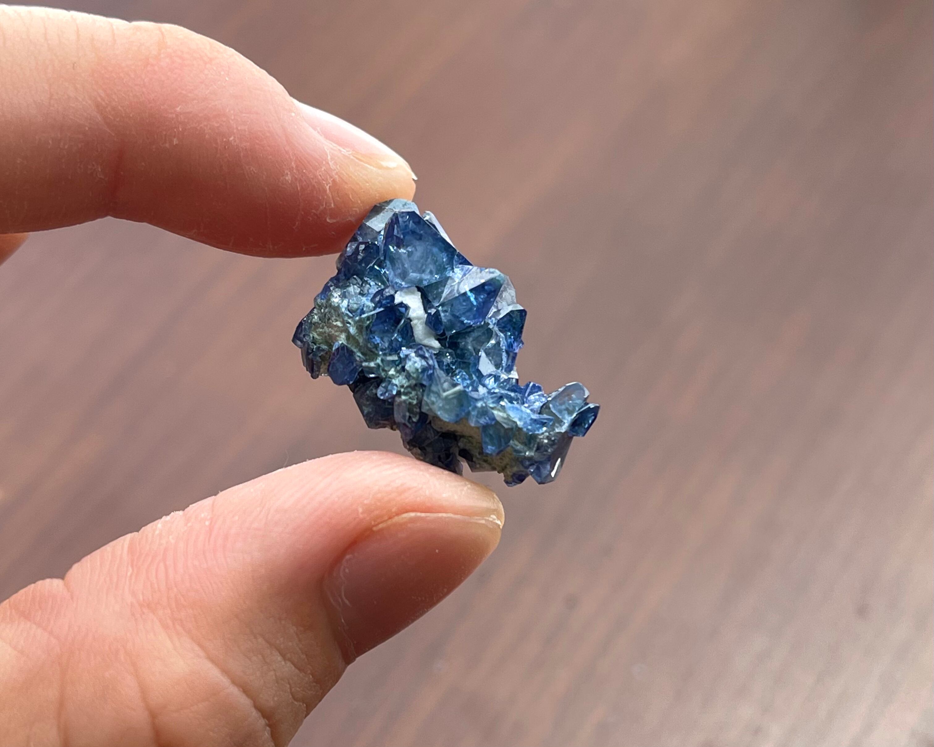 ベニトアイト【Benitoite】アメリカ産 | PEANUTS MINERALS