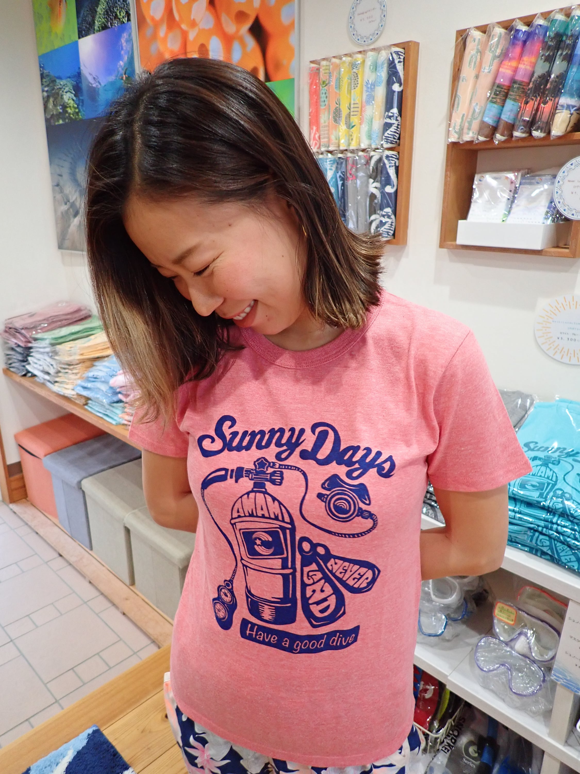 サニーデイズ✖ネバーランドコラボTシャツ レッド | ネバーランド＋