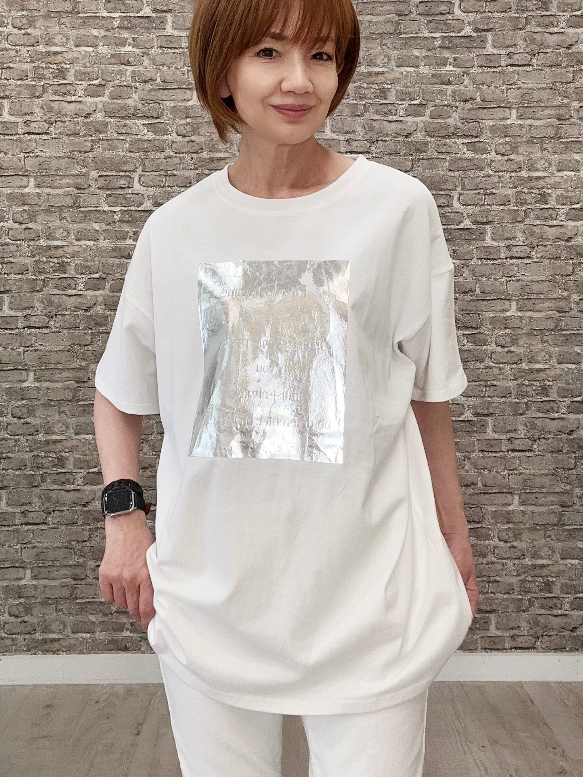 箔プリントカットソー　ロングテイシャツ