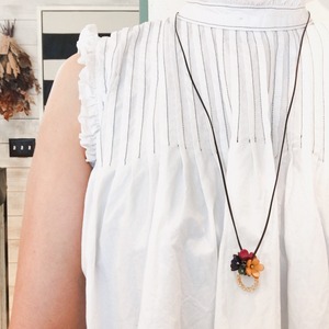 【完成品】プチフラワーメガネホルダーネックレス（花色モノトーンカラー）