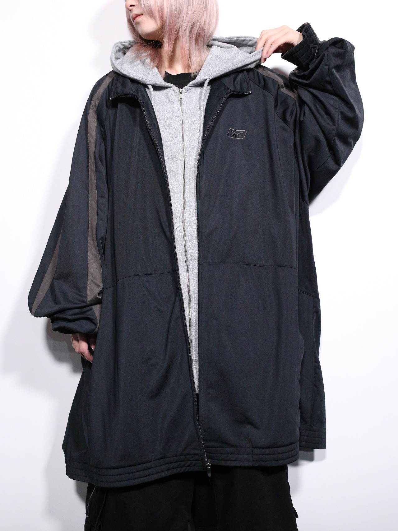 ”Reebok” XXXLT super over silhouette black satin track jacket - 2