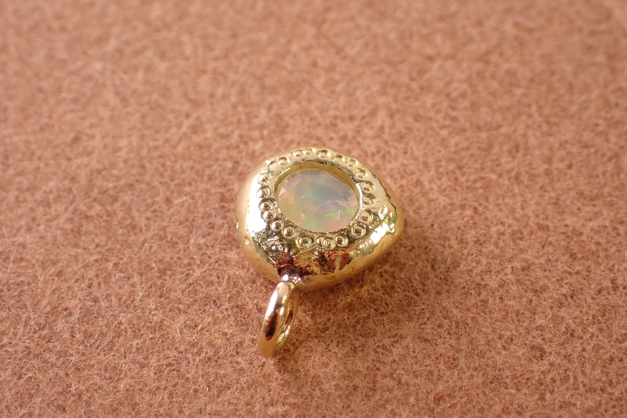 オパールペンダントトップ ブラス(真鍮) [D11‐92]