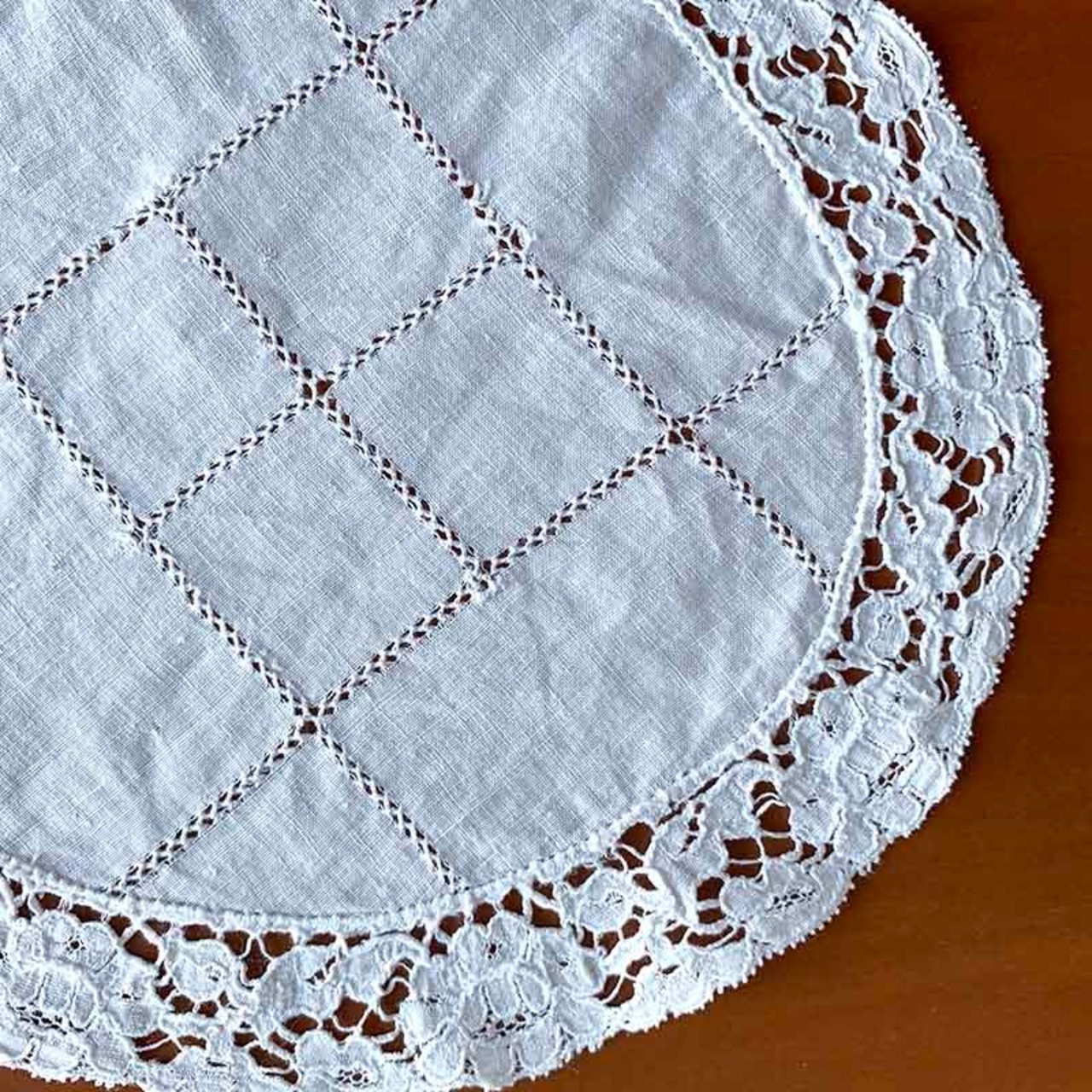 ドイリー　丸　フランスリネン　花びん敷き 12CLcw10-1