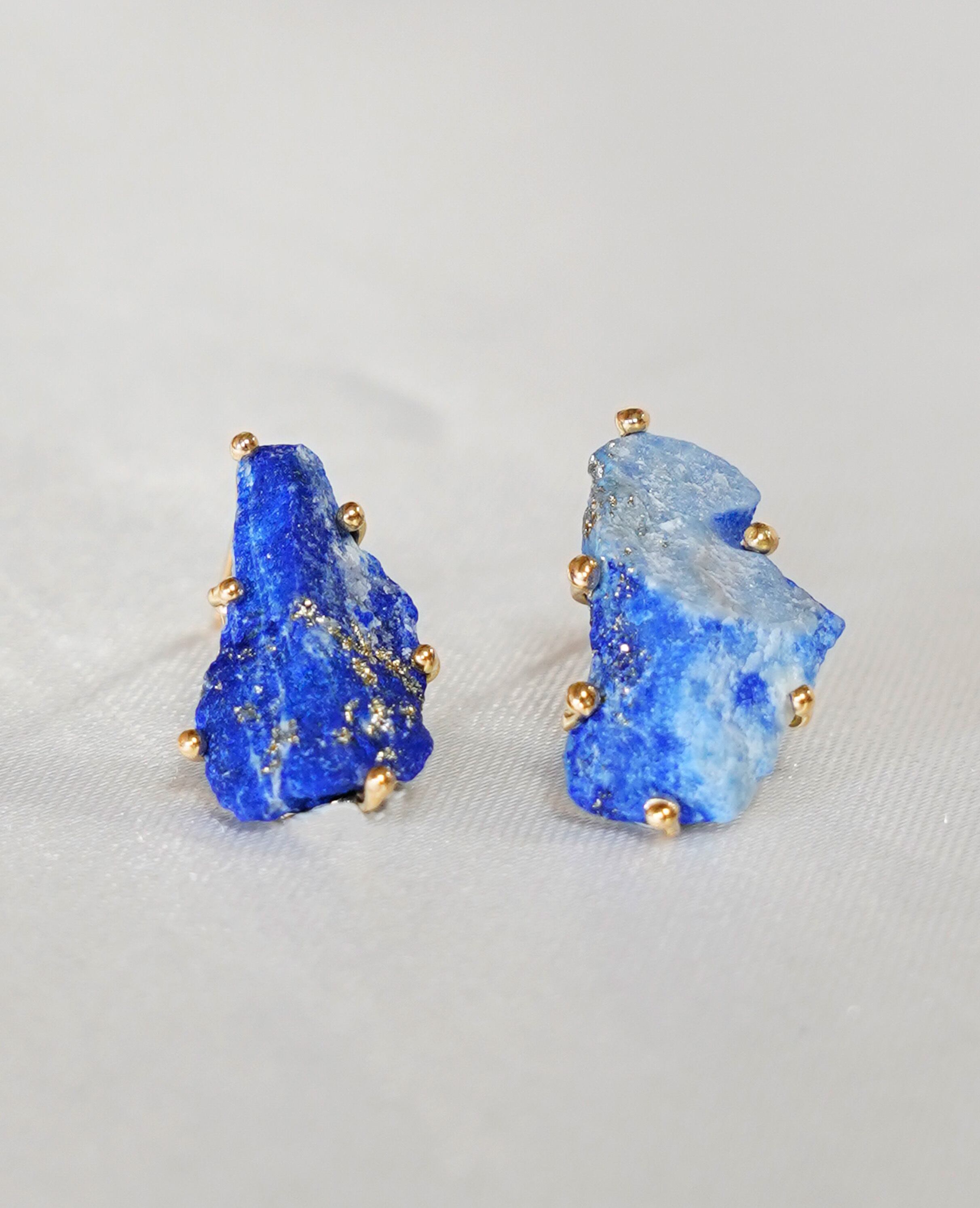 (K18)Lapis lazuli Rough stone pierced
