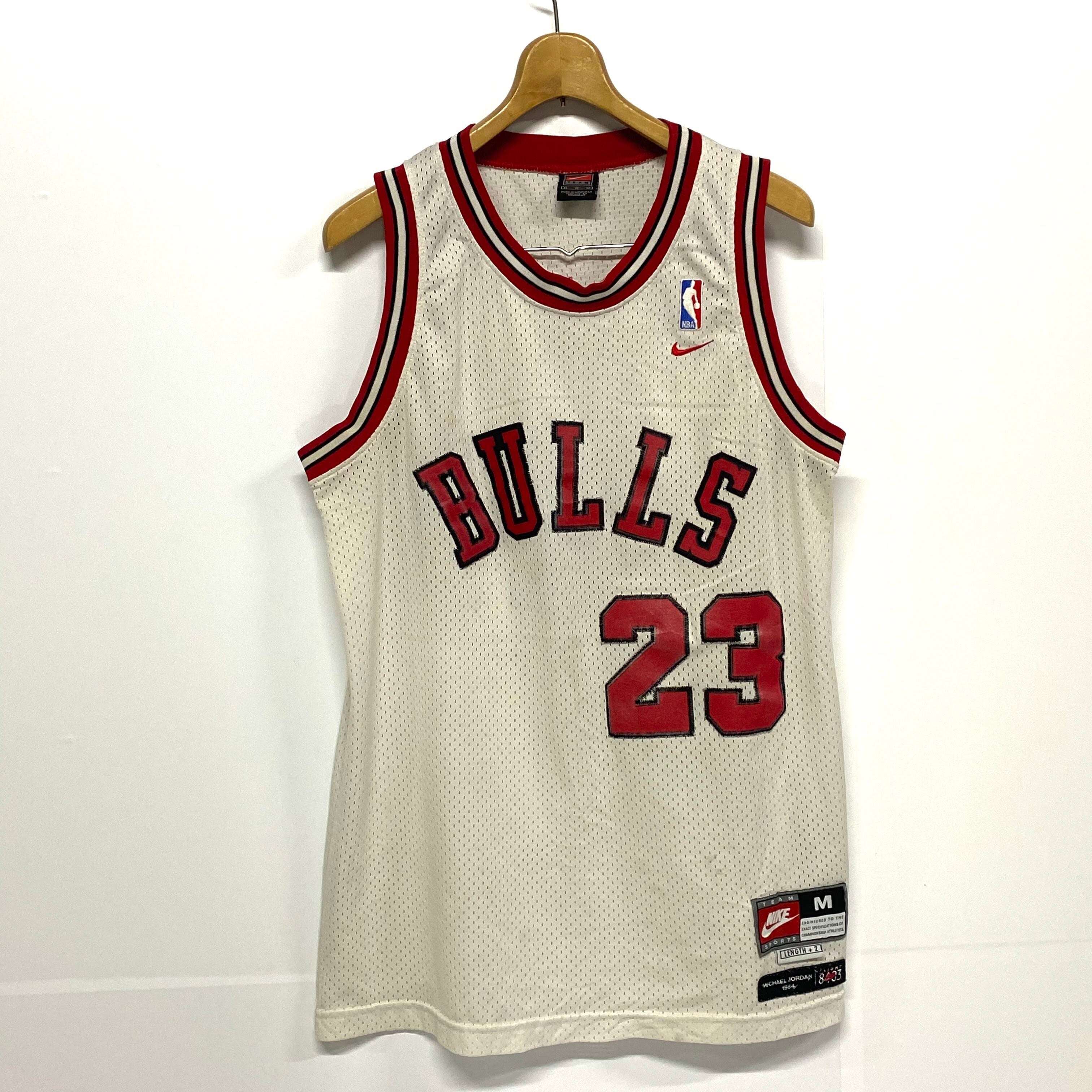 未使用タグ付き AIR JORDAN 黒タグ BULLS ゲームシャツ M