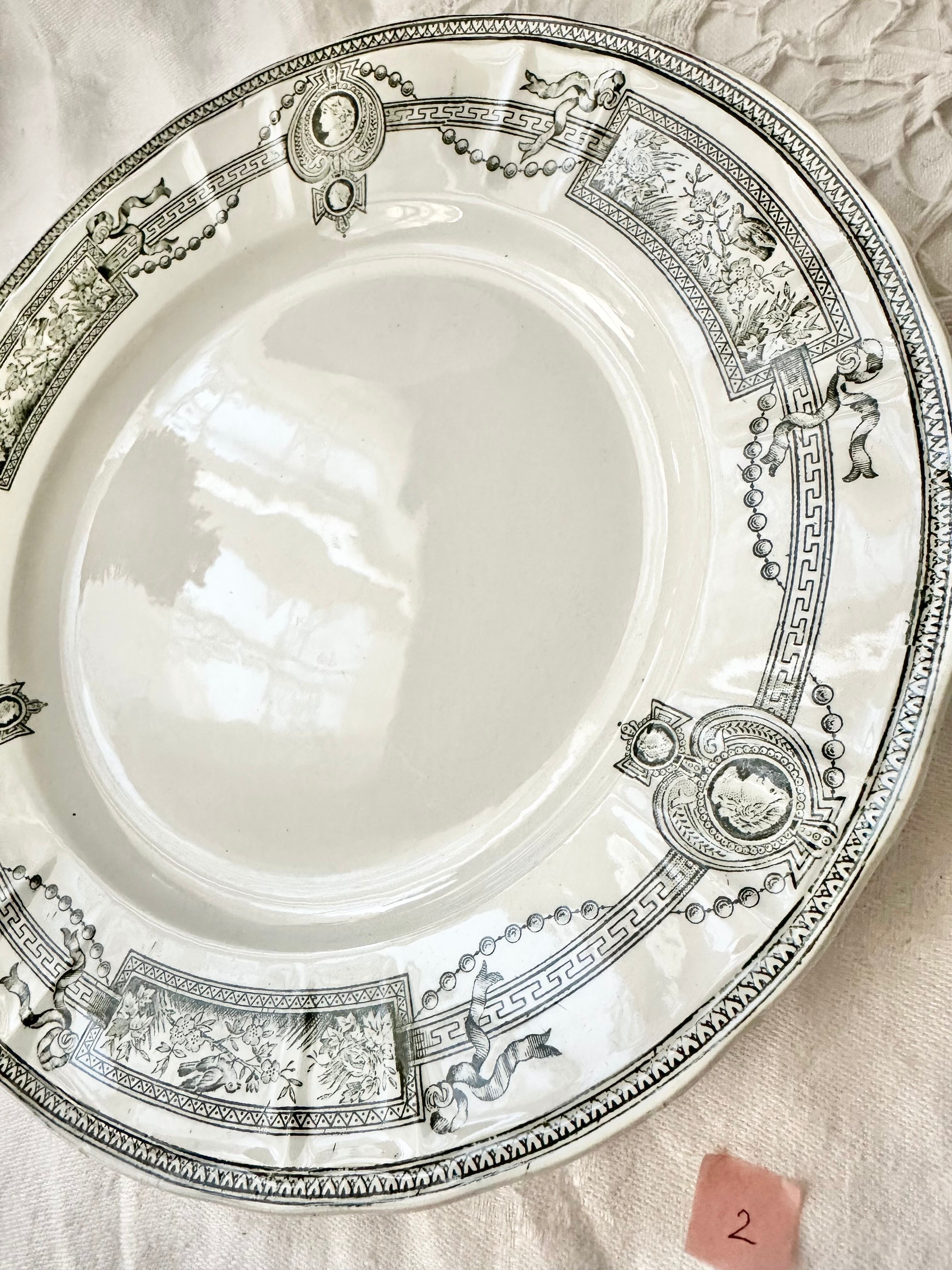 ② Saint-Amand & Hamage Médaillon サンタマン エ アマージュ 平皿