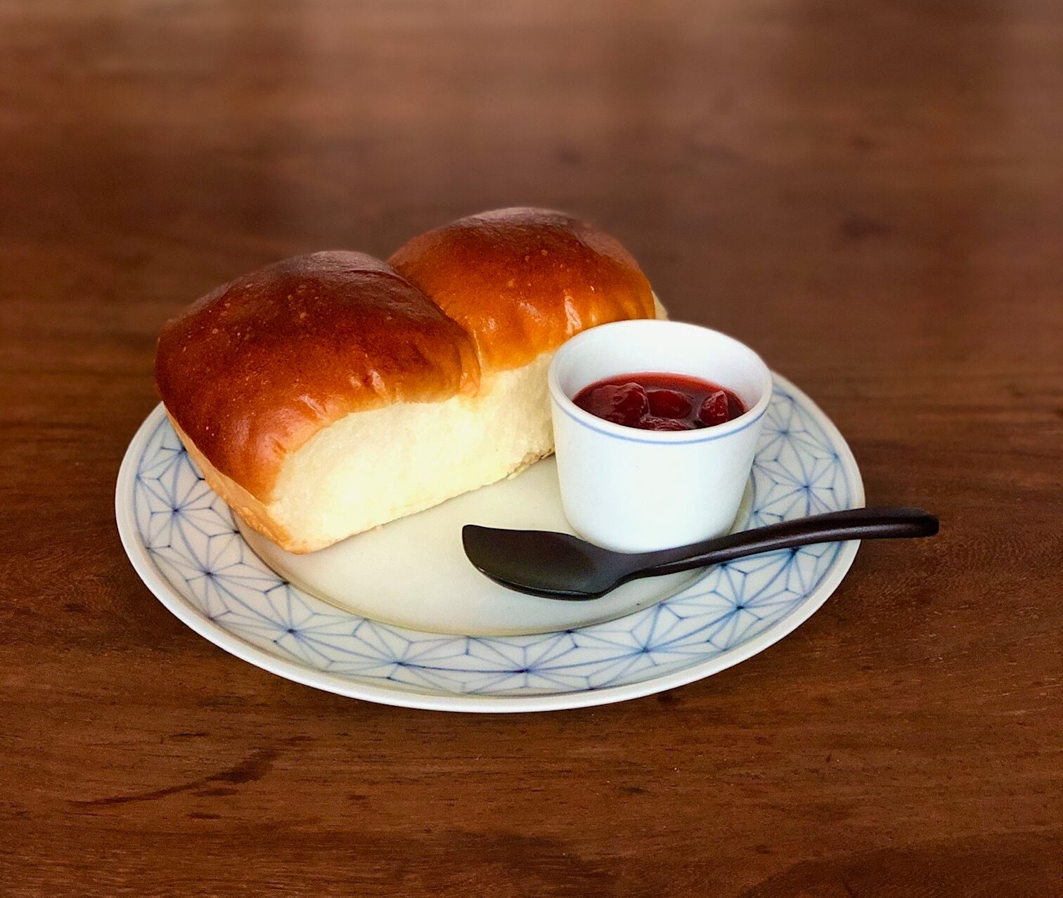 有田焼和食器 そば型ぐい吞み 【のぎく】 | 有田焼窯元 大日窯