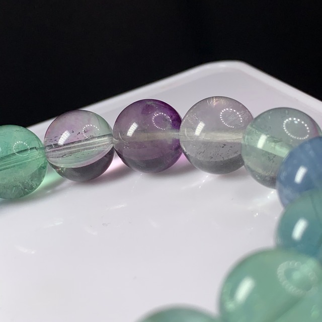 f01・爽やか系フローライトブレスレット