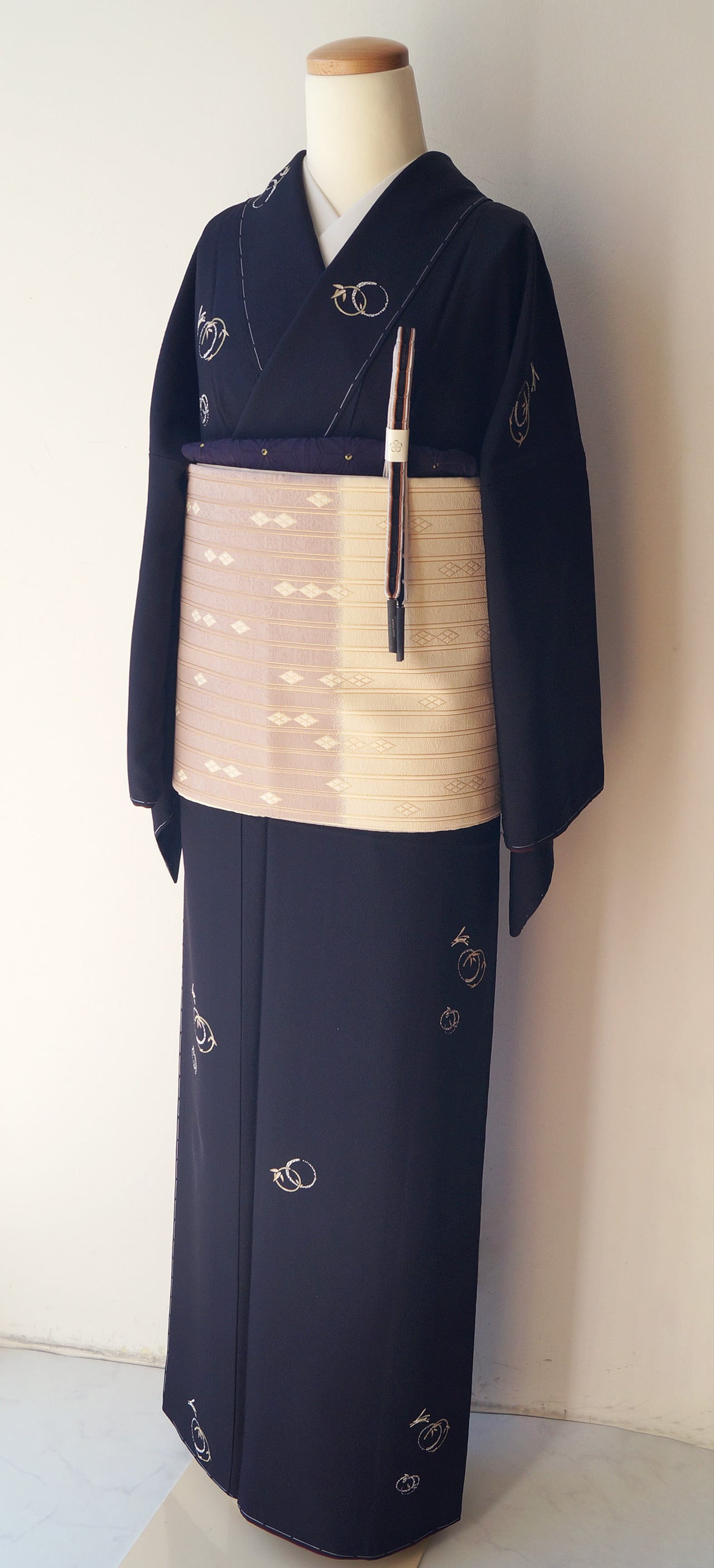 袷】勝色 丸笹と兎 小紋 | 大山キモノ・ちぇらうなぼるた