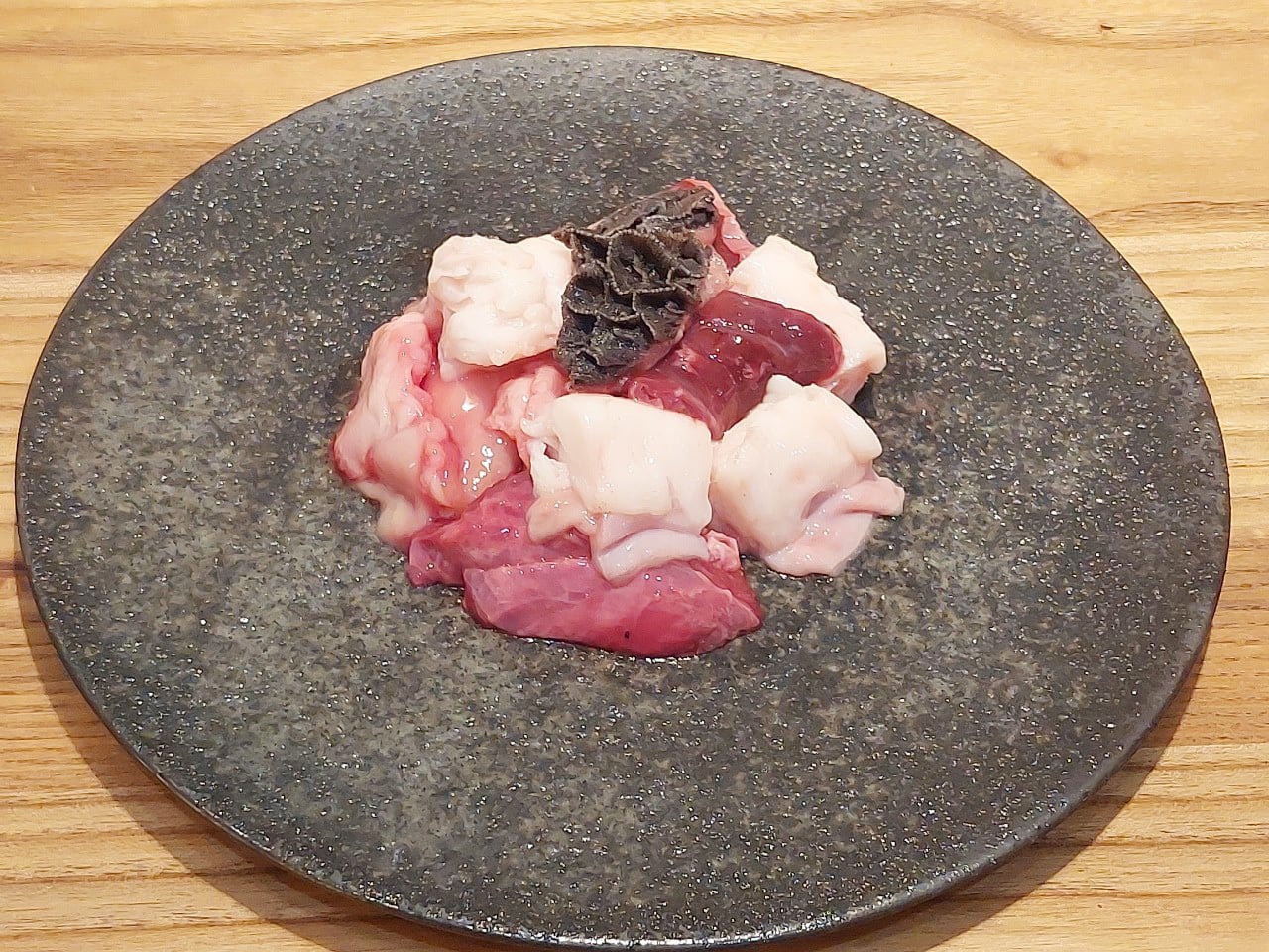ホルモン食べ比べセット 600g | 産地直送 近江牛＆ホルモン 近江フード