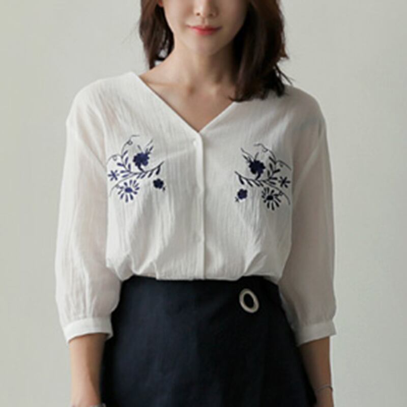 七分袖 ノーカラー Vネック 花刺繍ブラウス