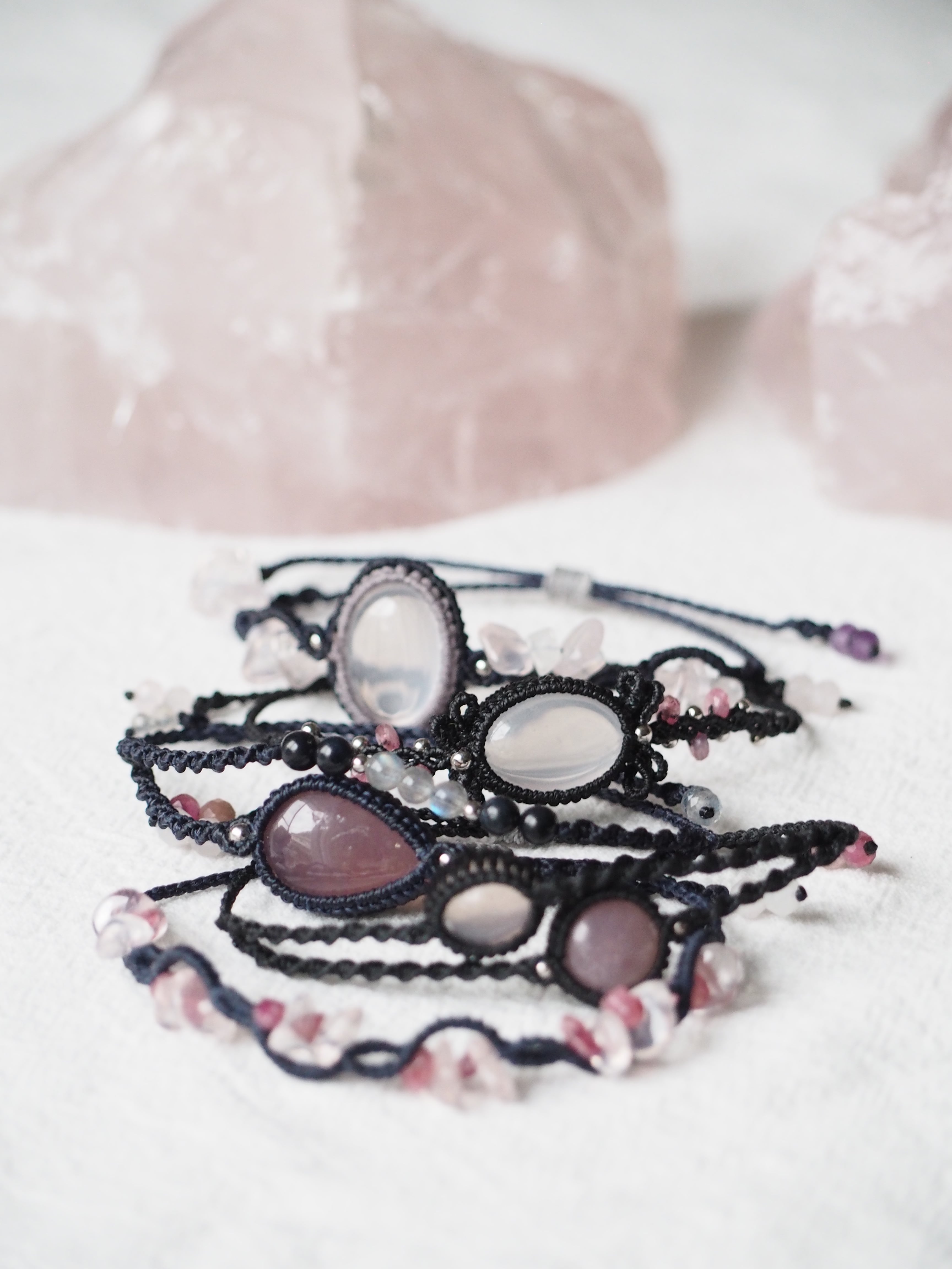 ローズクォーツ マクラメ編みブレスレット 【Lina】シリーズ | I me.