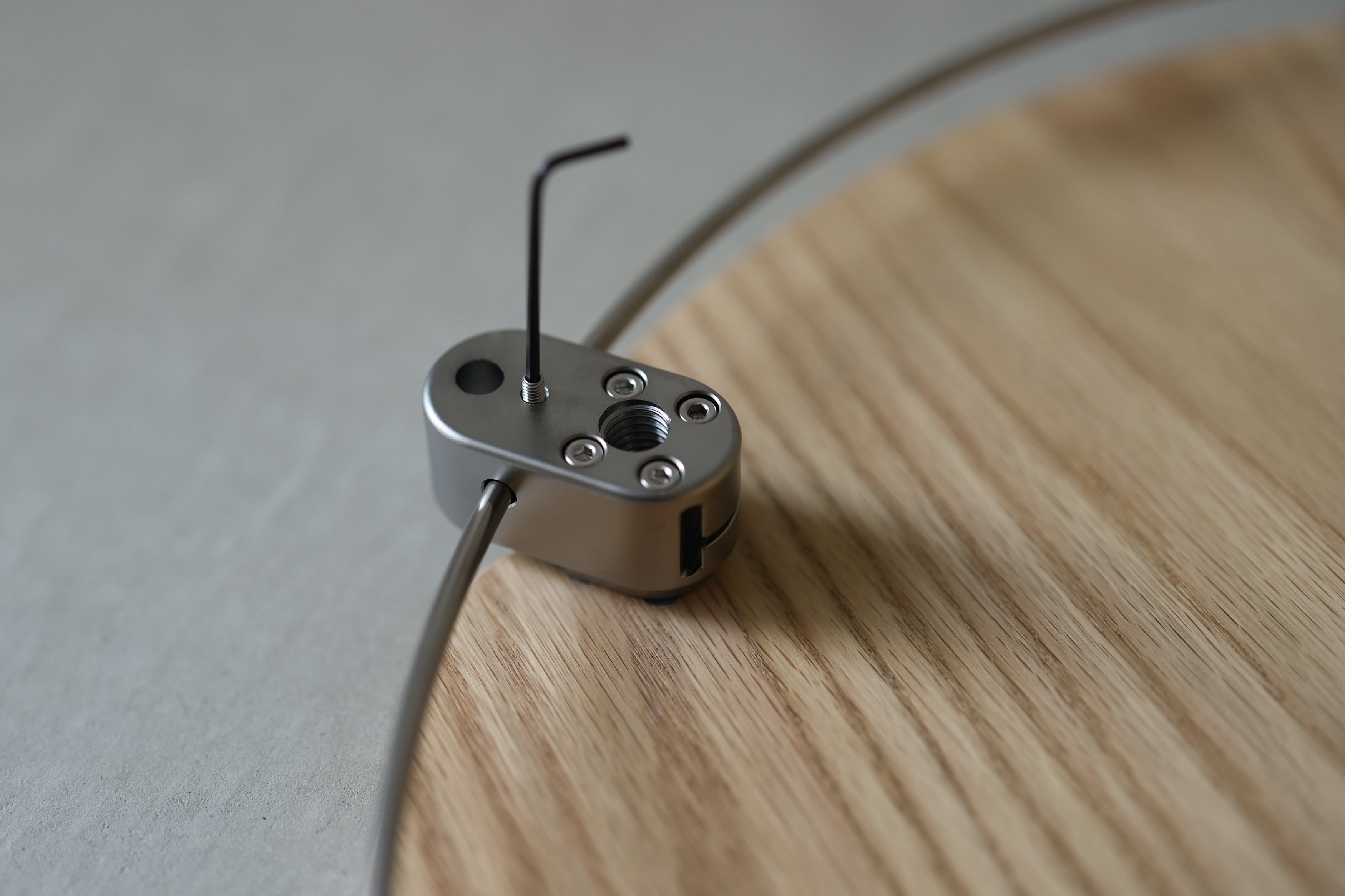 hxo Arc-Shaped Hanger for Round Table | hxo design jp