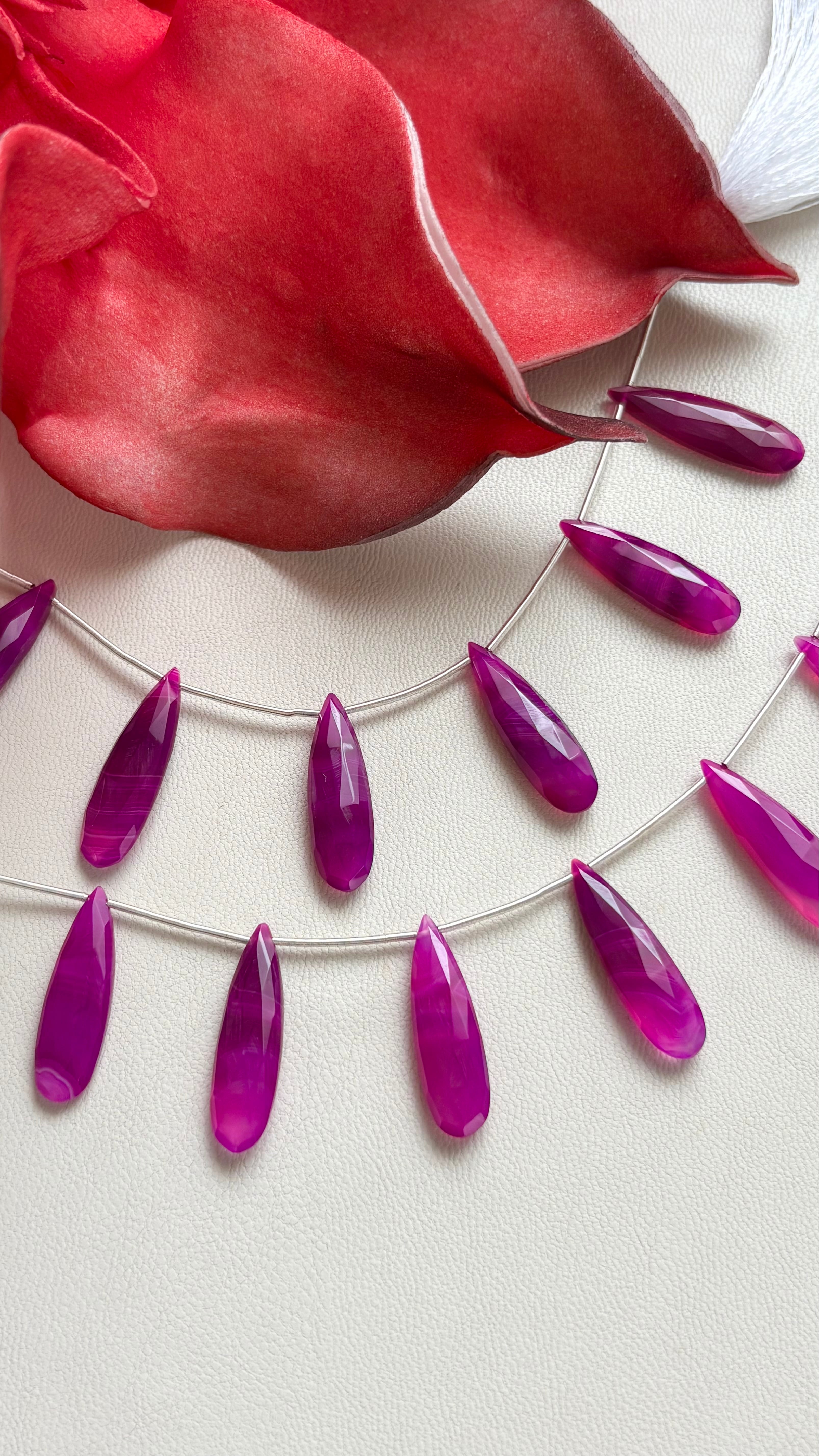 Purple Banded Agate Long Briolette Cut / パープルバンデッドアゲート ロングブリオレットカット