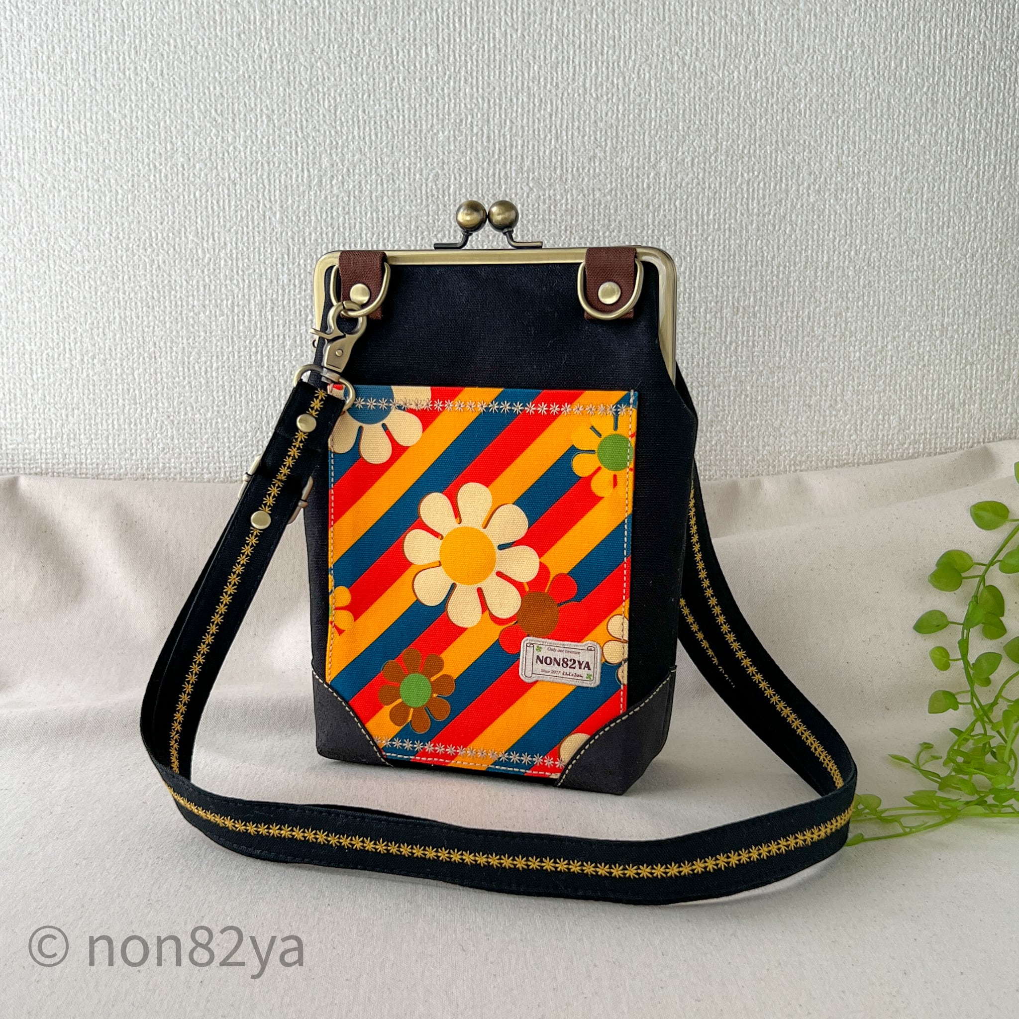 和柄　金糸 ラメ糸【ハンドメイド】がま口バッグ #368 在庫商品】3.3寸がま口財布【金襴・帯地（アソート）】 [M便 1/5