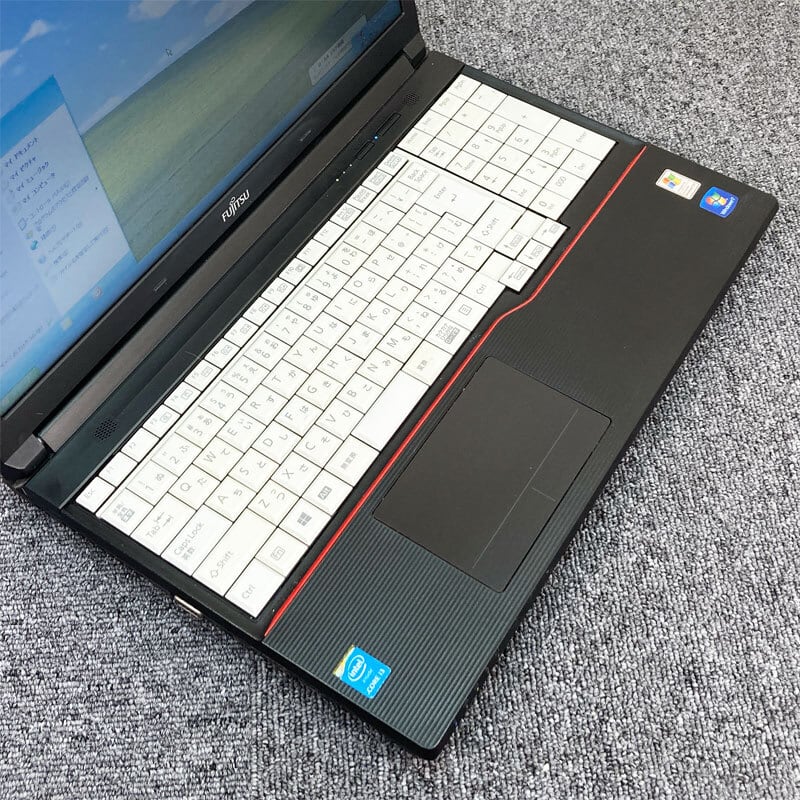 ☆激安タワーPC☆WinXPとWin10のデュアルブート対応☆第2世代i3CPU WinXP+7 デュアルOS 第4世代CPU搭載 高速SSD使用 ☆ 富士通 LIFEBOOK