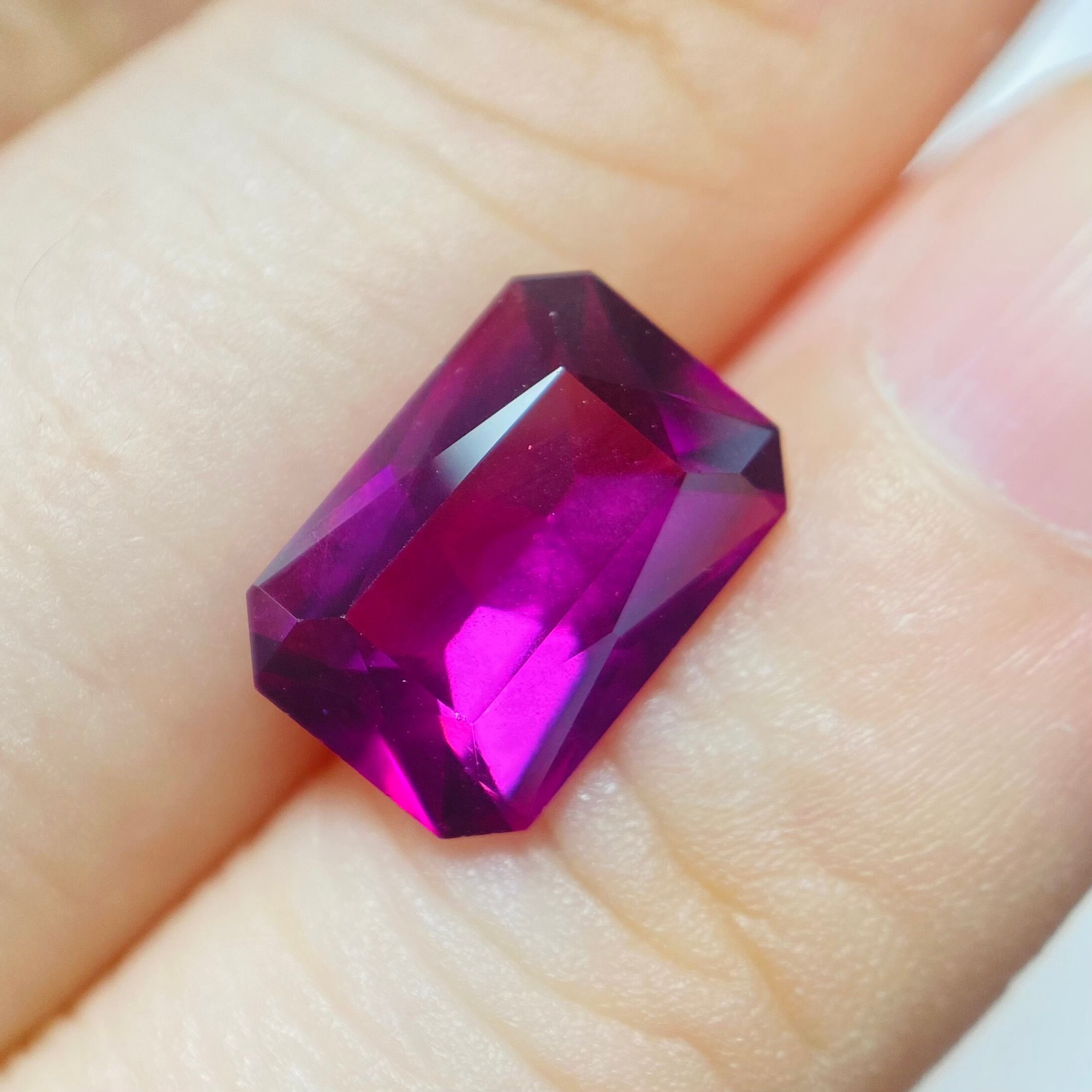 クラシックなロードライトガーネット