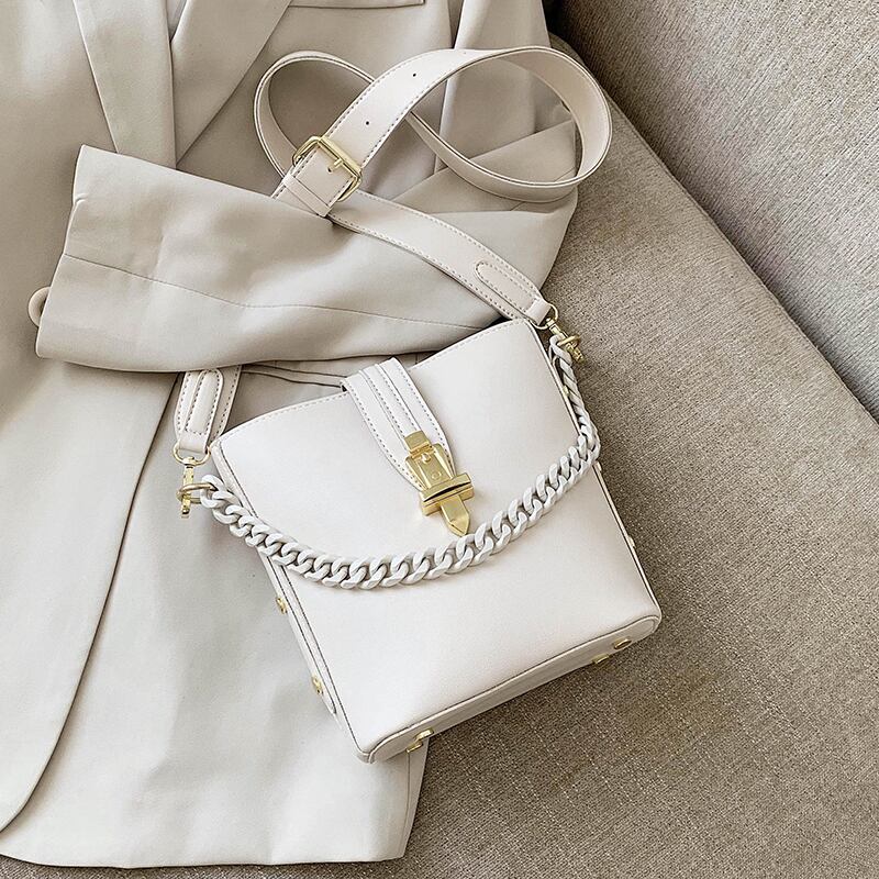 新しい小さなバッグ女性バッグ2020新しい波ポータブルワイルドチェーンメッセンジャーバッグinsファッションショルダーバケットバッグ Tiancai_Wing_Bag3581955