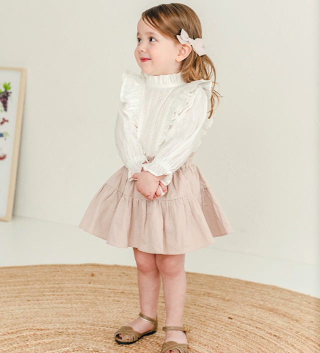 スタンド襟フリルショルダーブラウス<white>