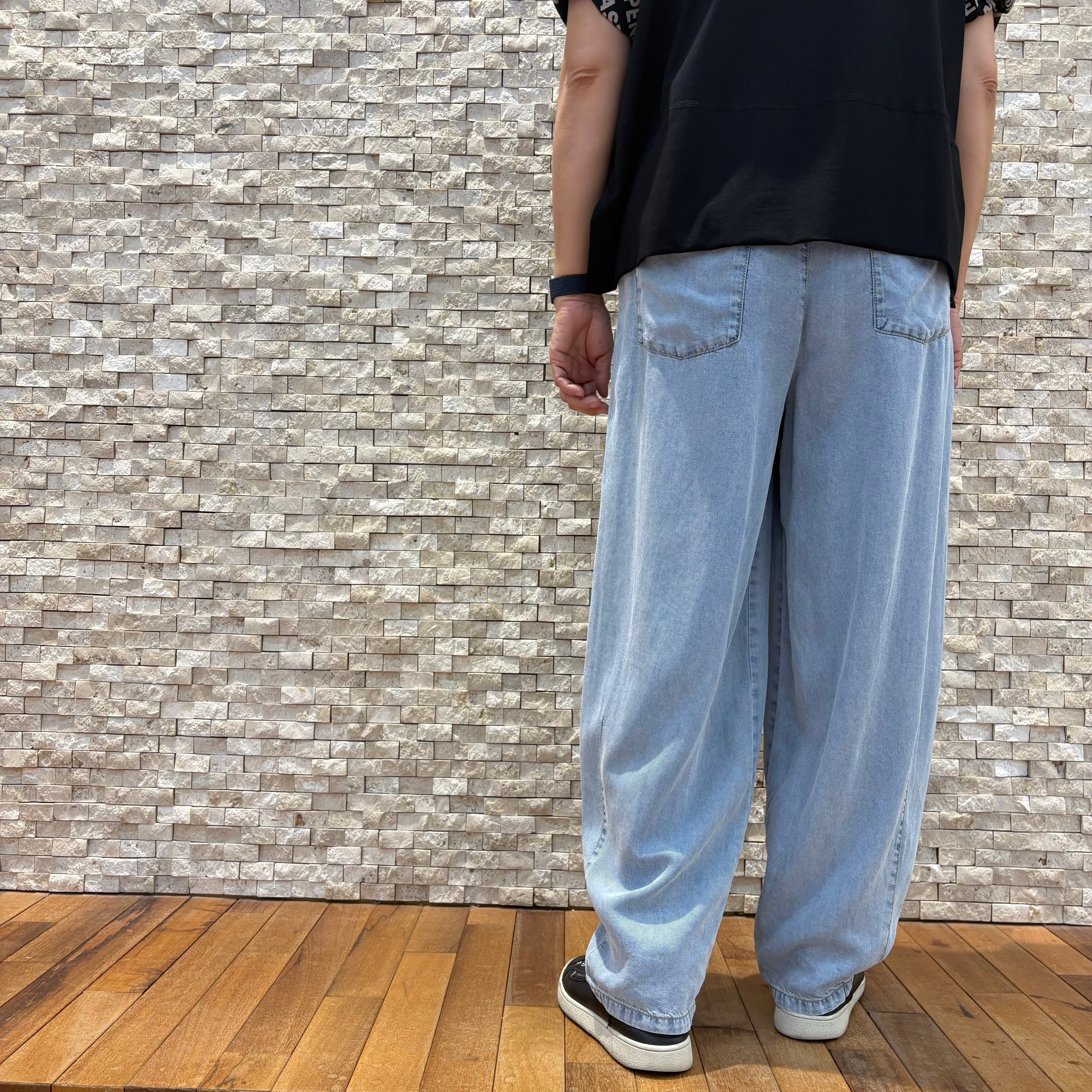 ayane】テンセルデニムタックバレルレッグパンツ(826507) | FORME Base