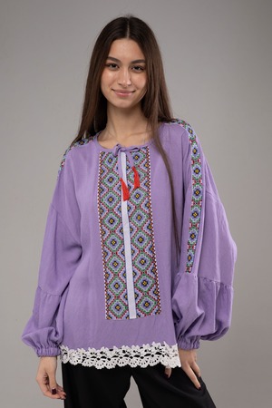 ウクライナ刺繍ヴィシヴァンカ　手刺繍　麻　レディース・フリーサイズ