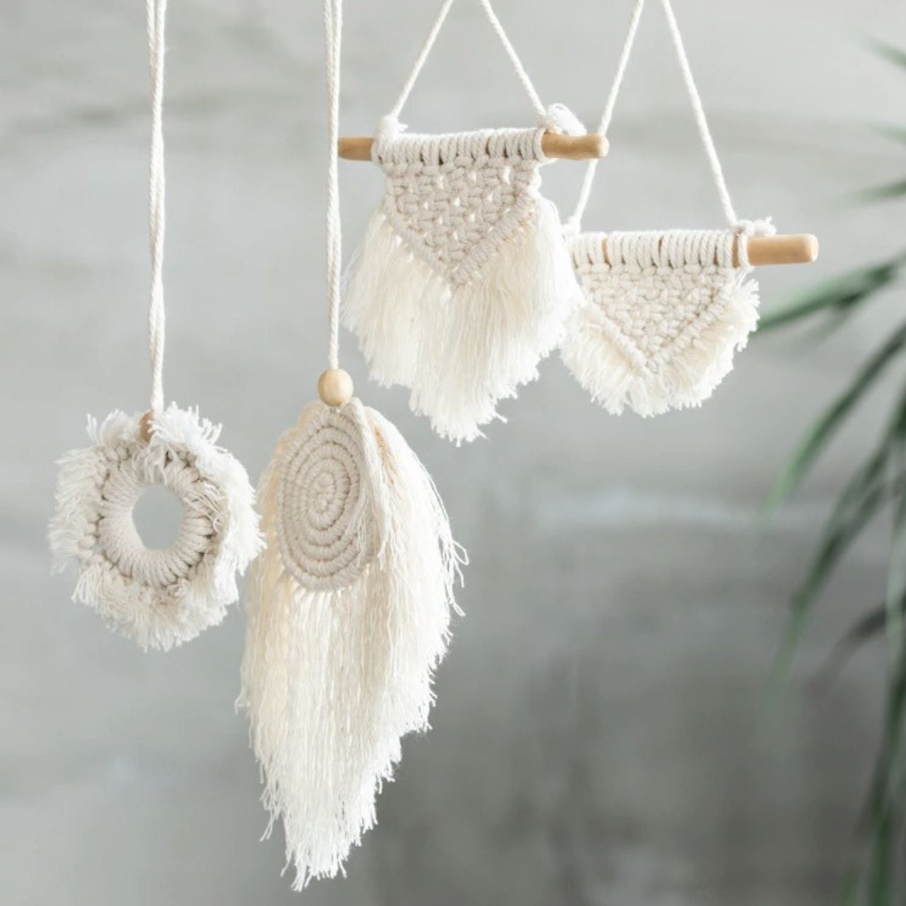 フリンジ➳order➳マクラメミニタペストリー　ナチュラルインテリア ミニマクラメ＊トライアングル＊ロングフリンジ＊タペストリータイプ