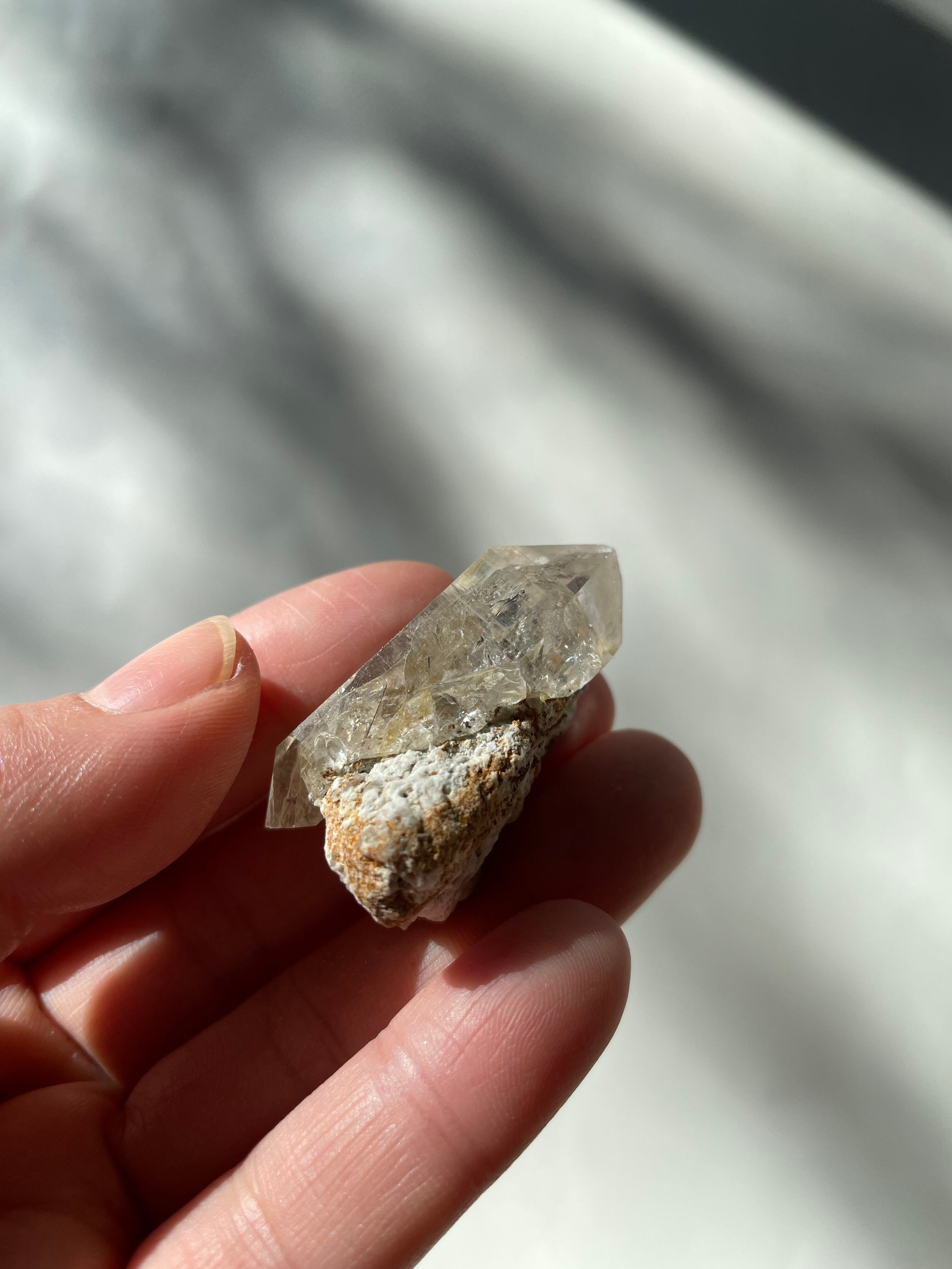 パキスタン　ギルギット　スカルドゥ産　ヒマラヤ水晶　DT ルチル　虹