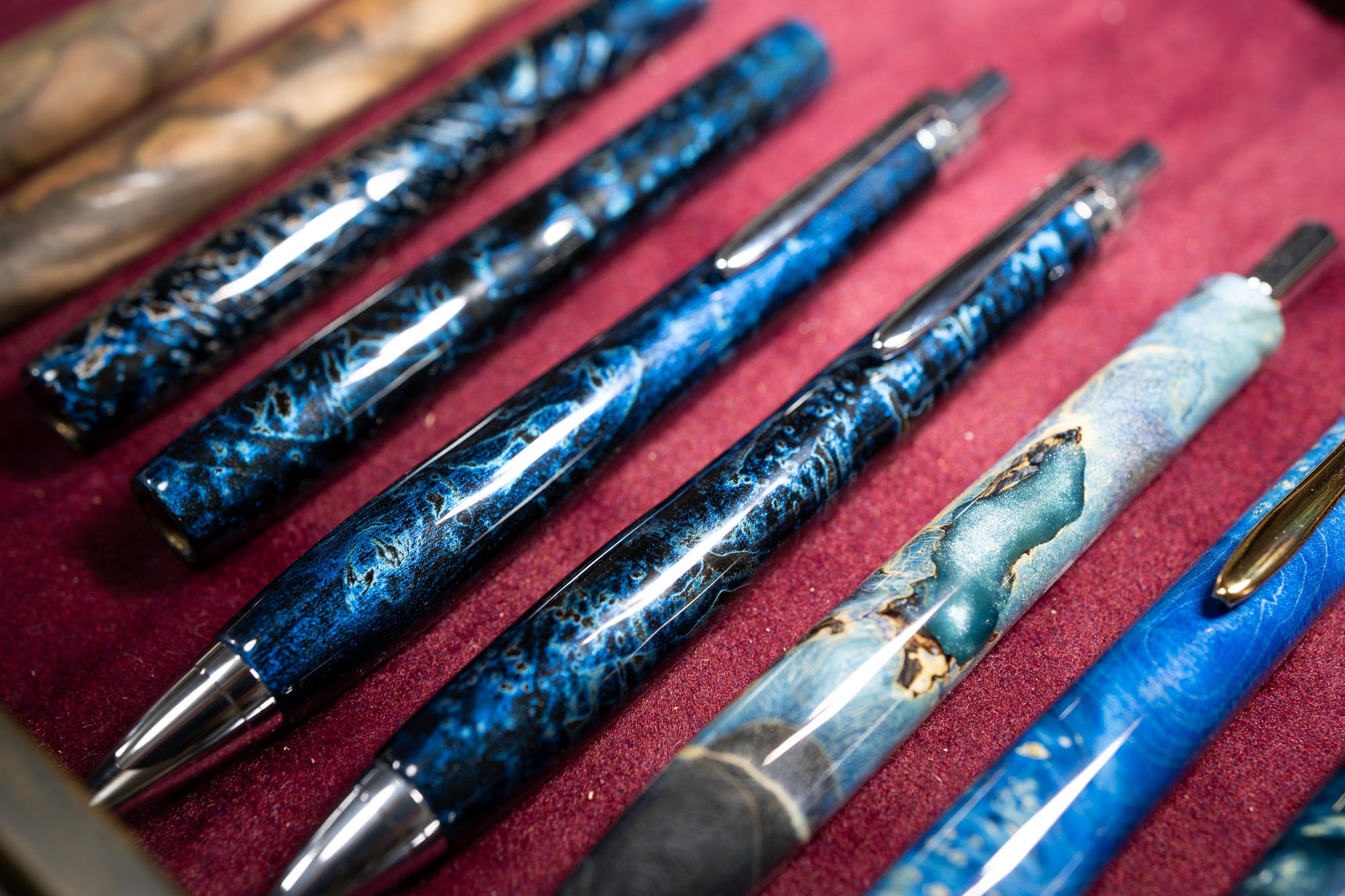 曜変天目】レッドウッド瘤 浮造り 受注生産品 | 木軸ペン工房 金杢犀