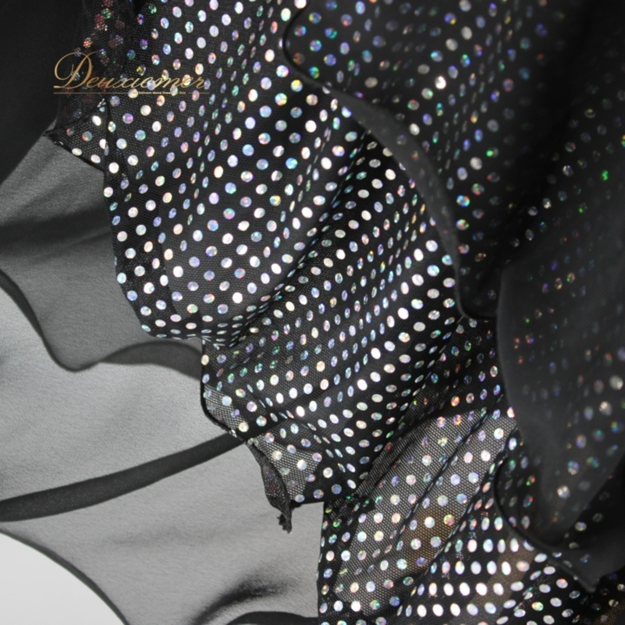 社交ダンス 衣装 スタンダード ドレス ワンピース パーティ衣装 女性用 レディース オールシーズン 黒 ブラック系 長袖 フロート 派手 キラキラ ファッション ドレスアップ パーティー衣装 結婚式 二次会 おしゃれ フェスティバル ステージ衣装 動きやすい 柔らかい 軽量 舞台芸術 演技用 ミニマル デザイン エレガント シルエット スカート ディテール