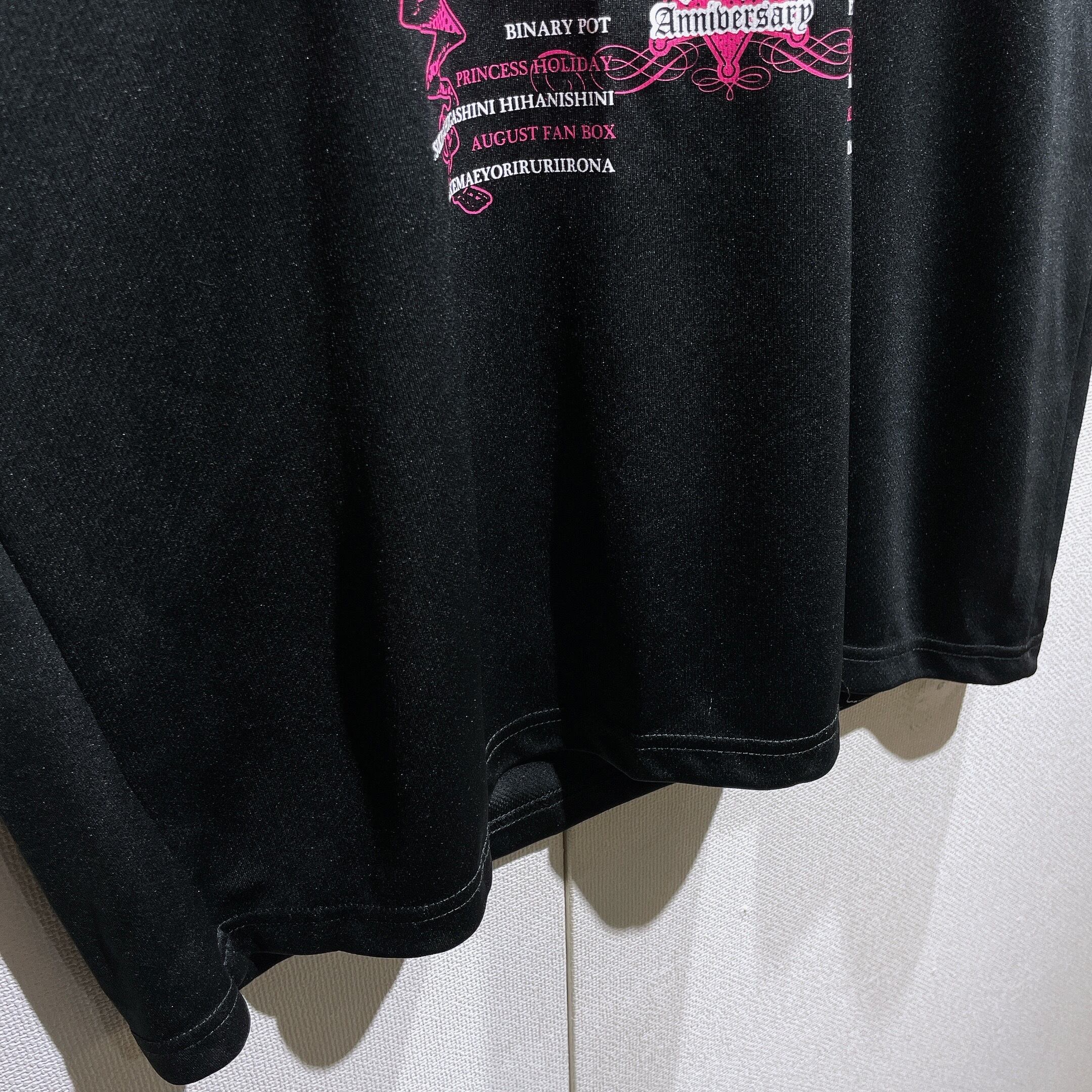 ” Travelling August ” character printed Black SS Tee (10th Anniversary)