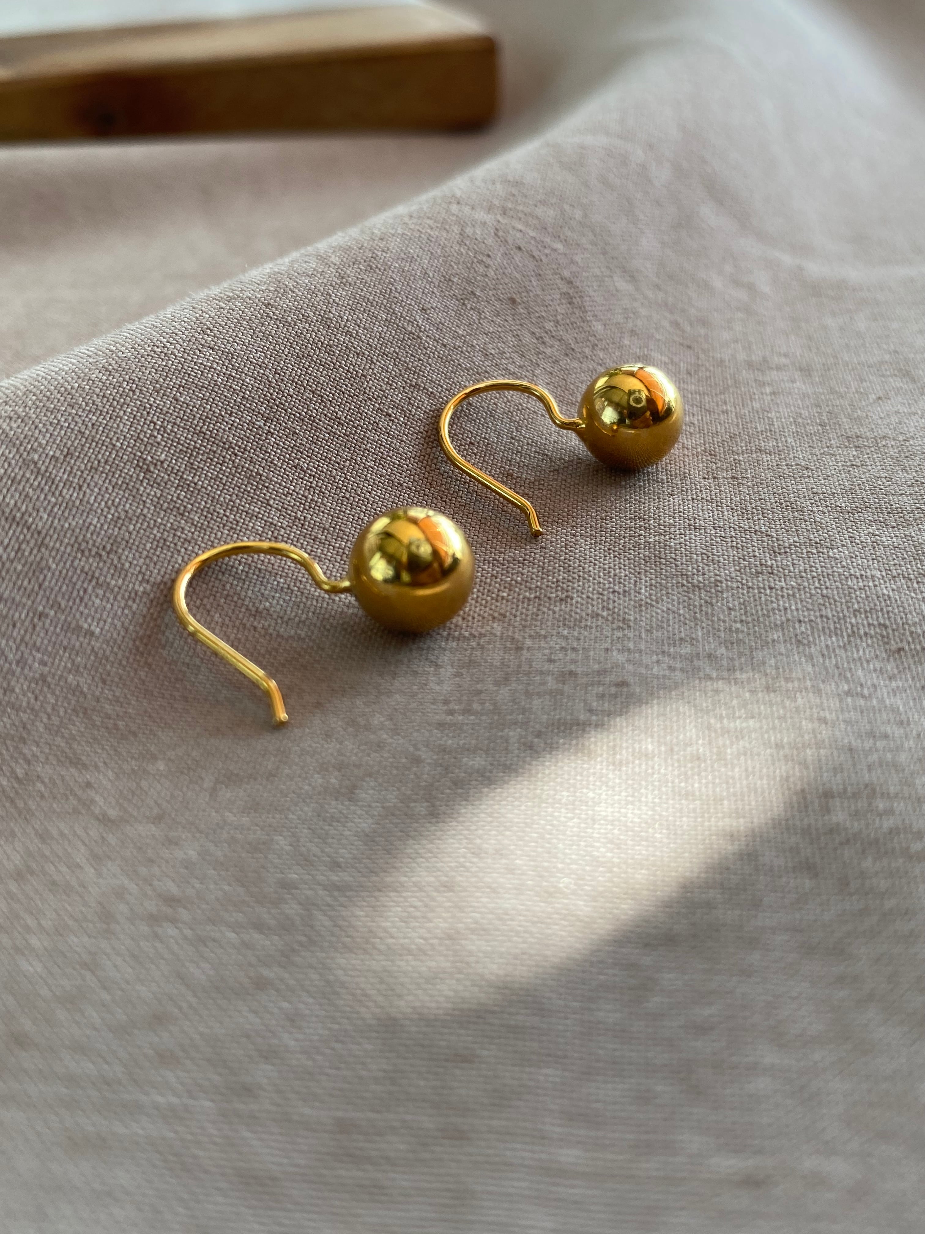 oldceline フィービー/ゴールド ボール型ピアス oldceline フィービー/ゴールド ボール型ピアス